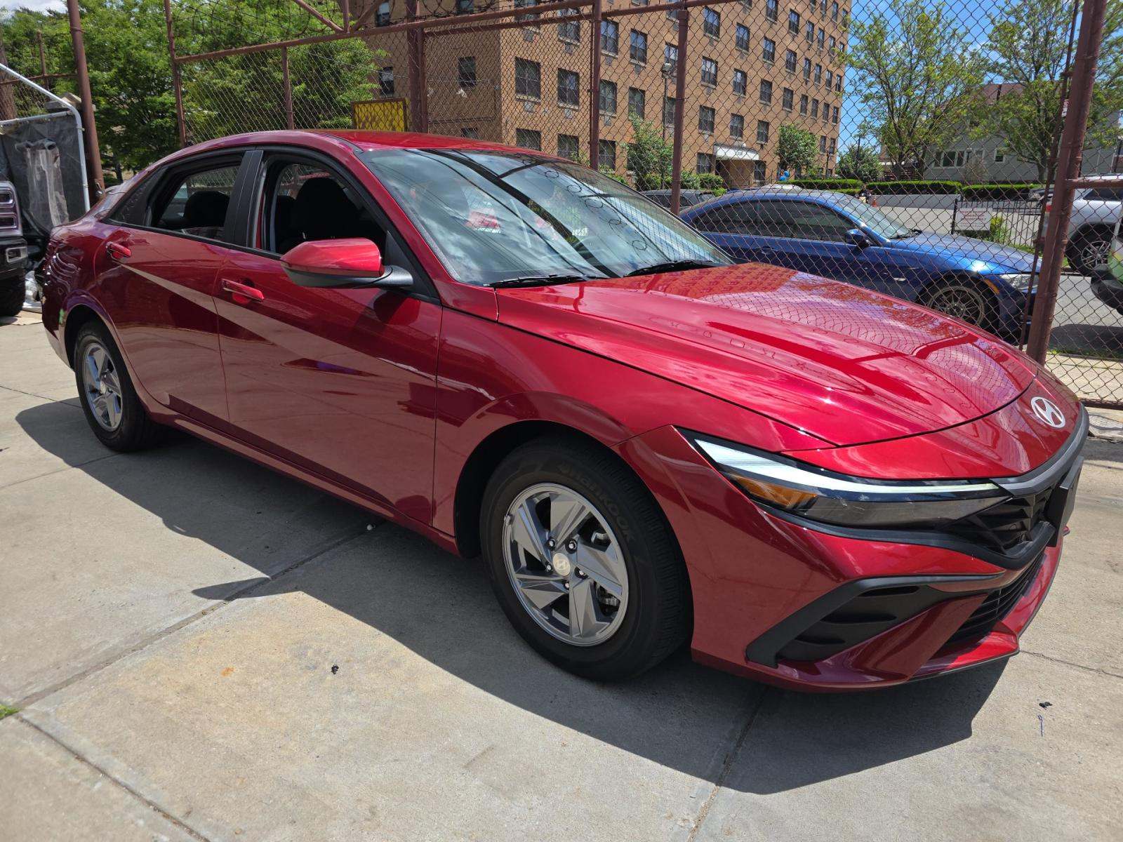 2024 Hyundai Elantra SE FWD
