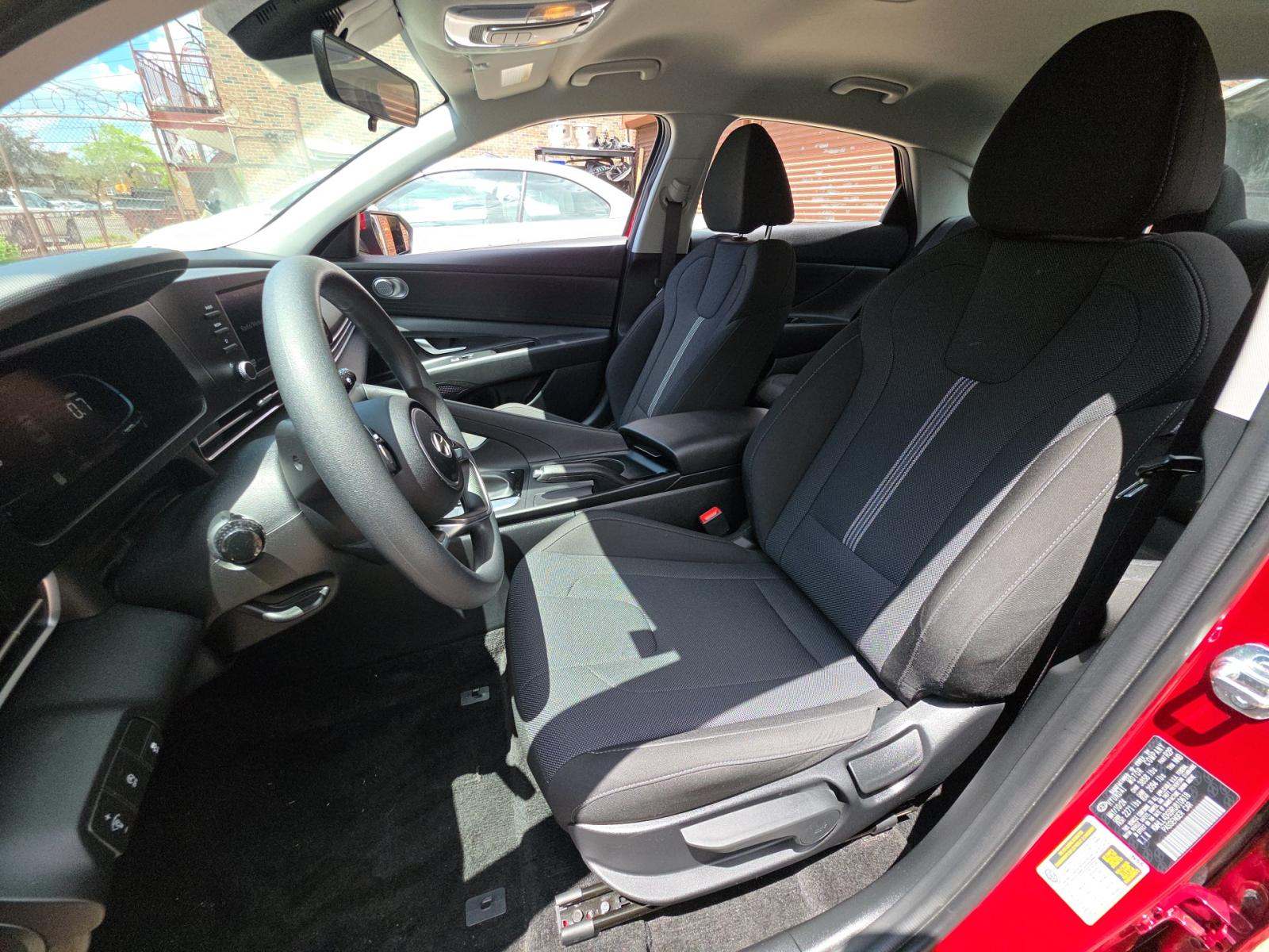 2024 Hyundai Elantra SE FWD