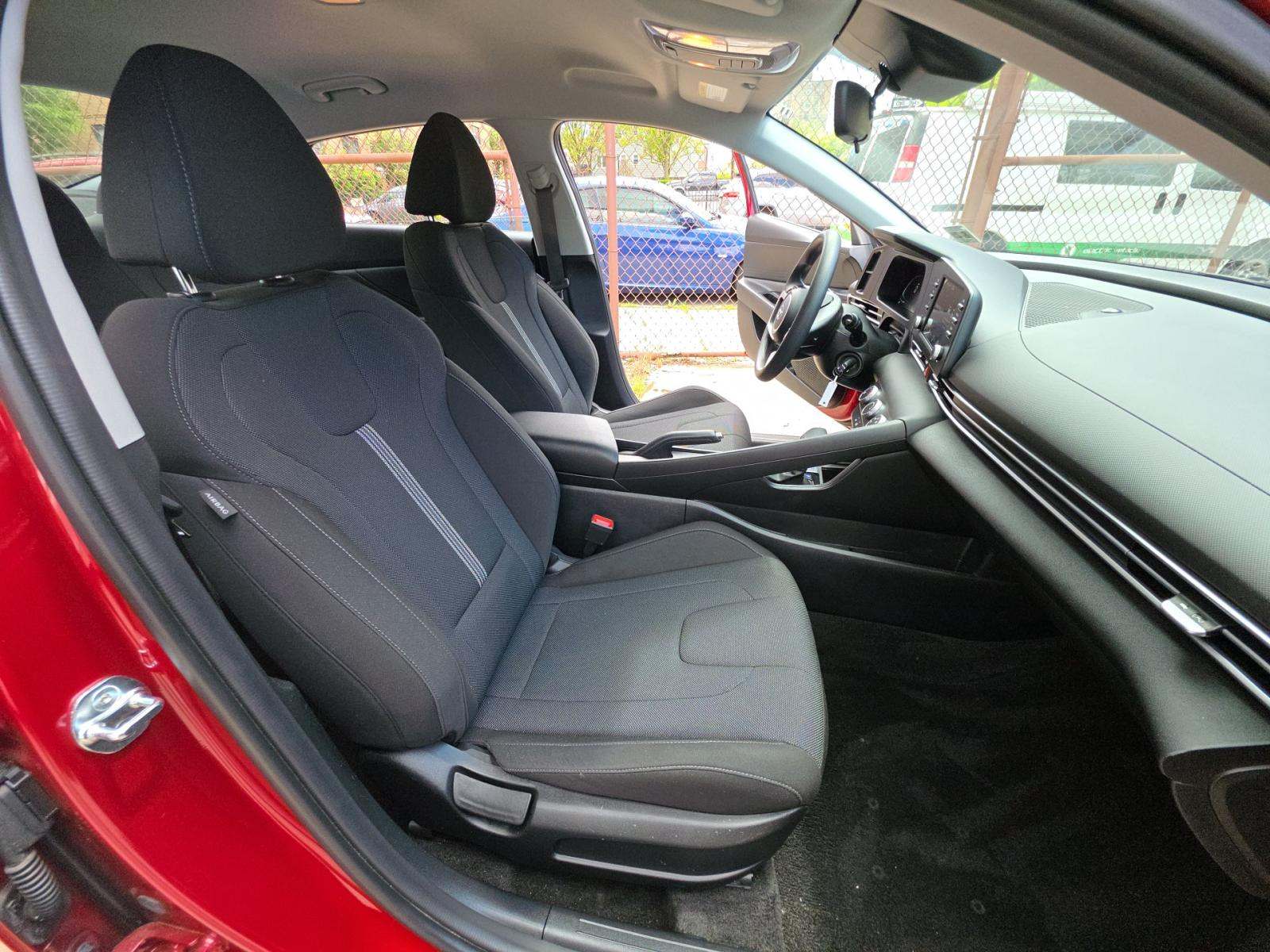2024 Hyundai Elantra SE FWD