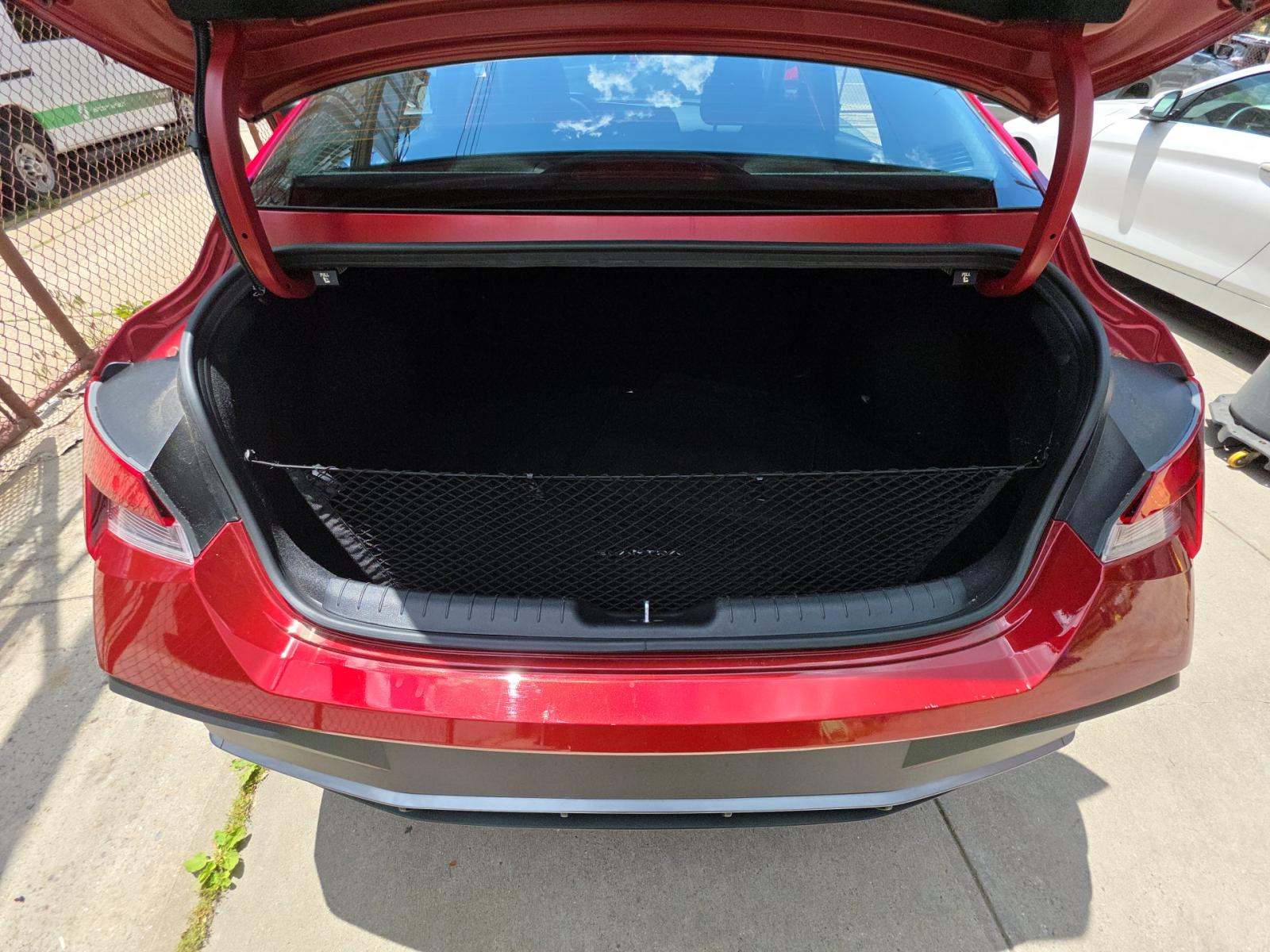 2024 Hyundai Elantra SE FWD