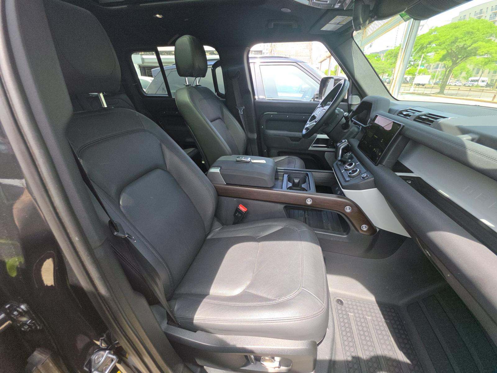 2023 Land Rover Defender 130 SE AWD