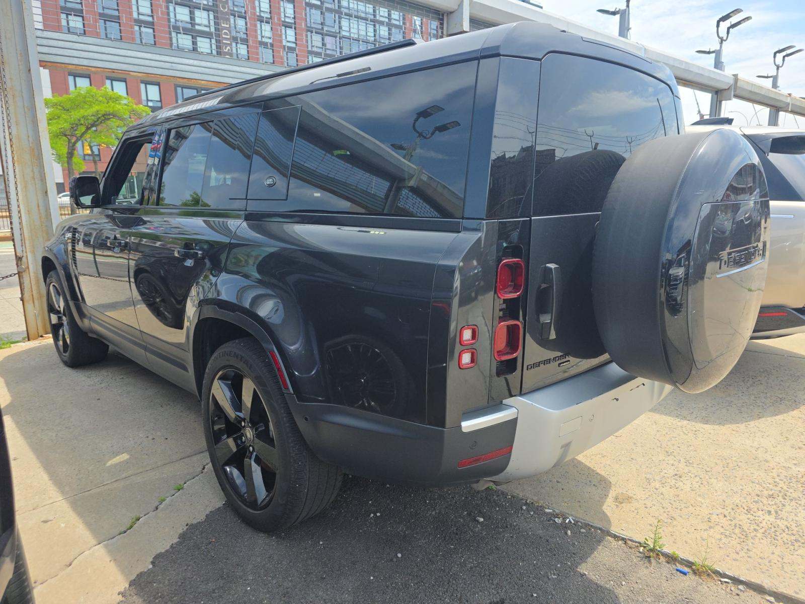 2023 Land Rover Defender 130 SE AWD