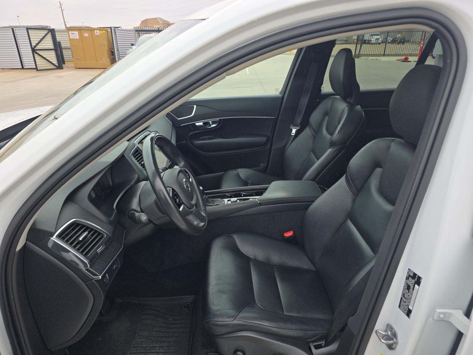 2020 Volvo XC90 T5 Momentum AWD