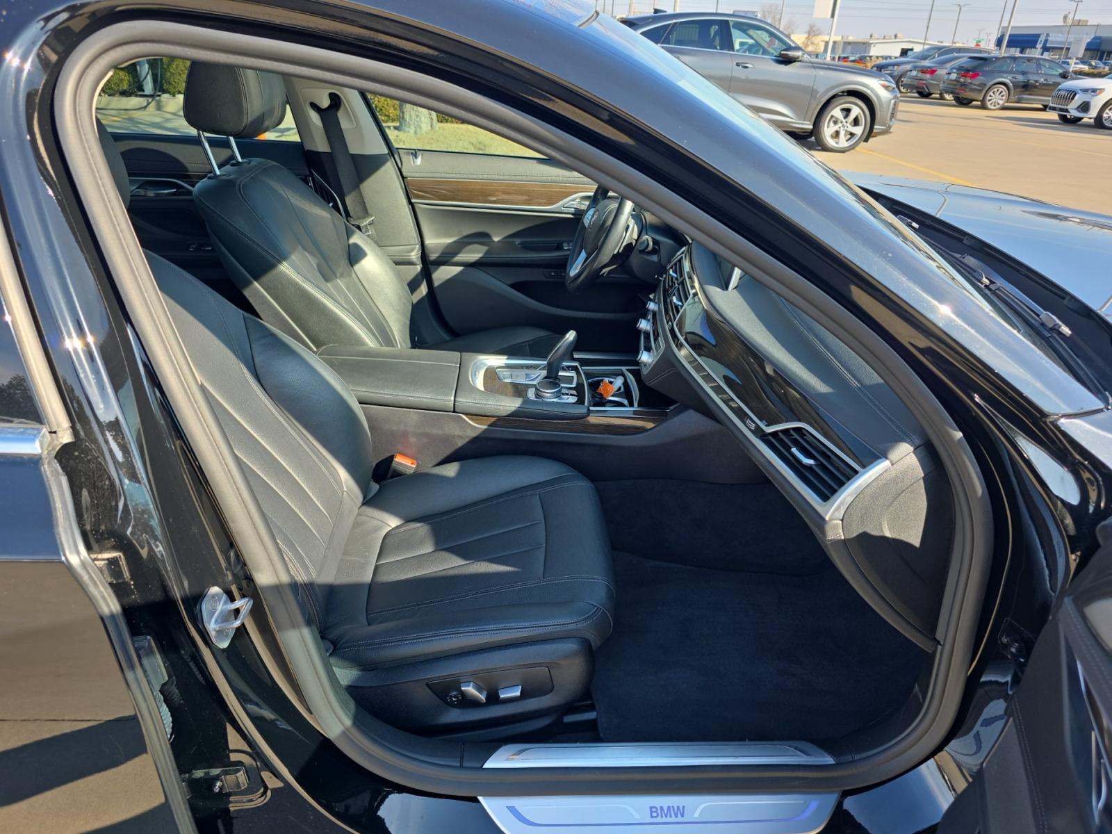 2019 BMW 7 Series 740i RWD