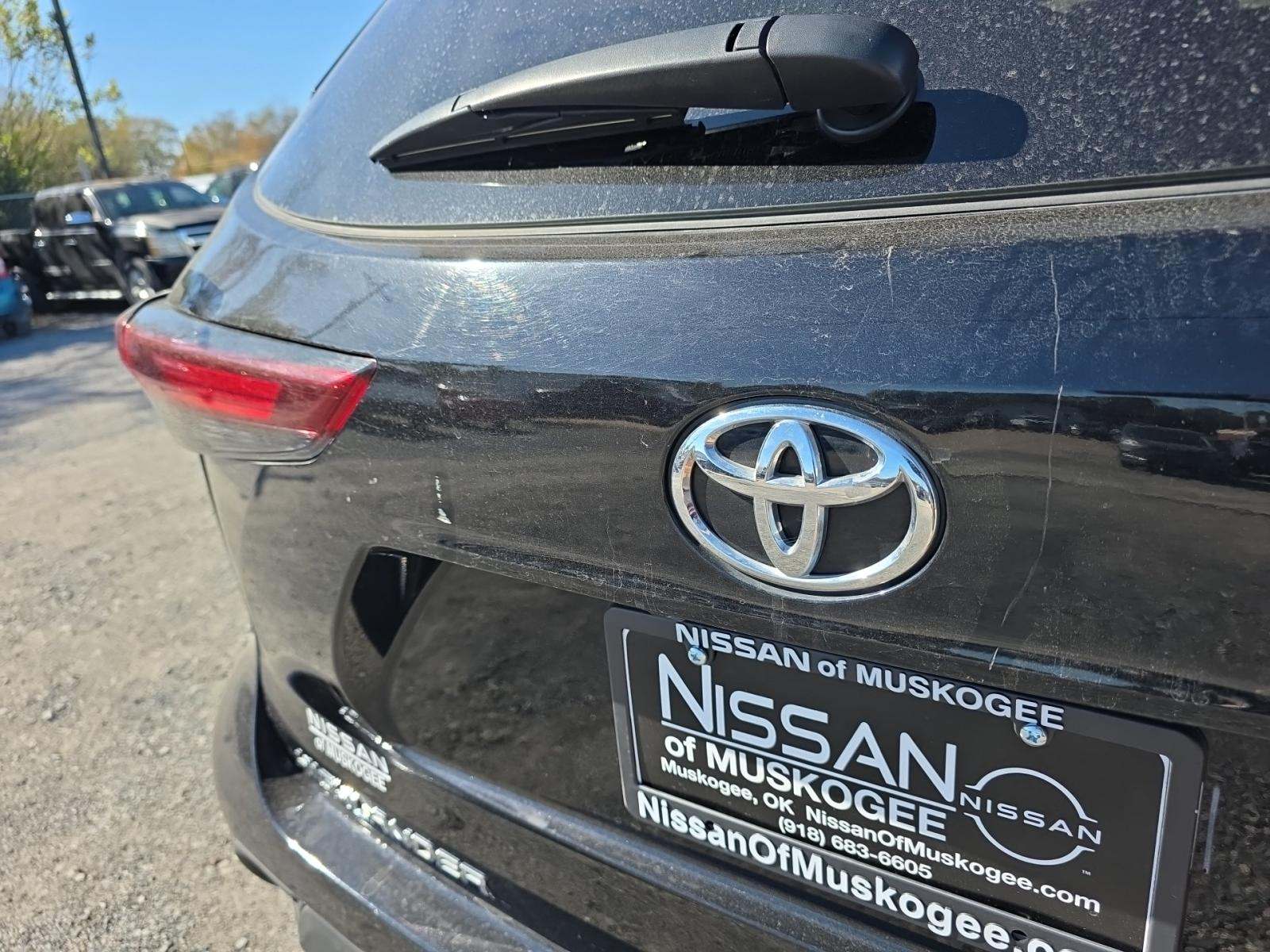 2024 Toyota Highlander LE AWD