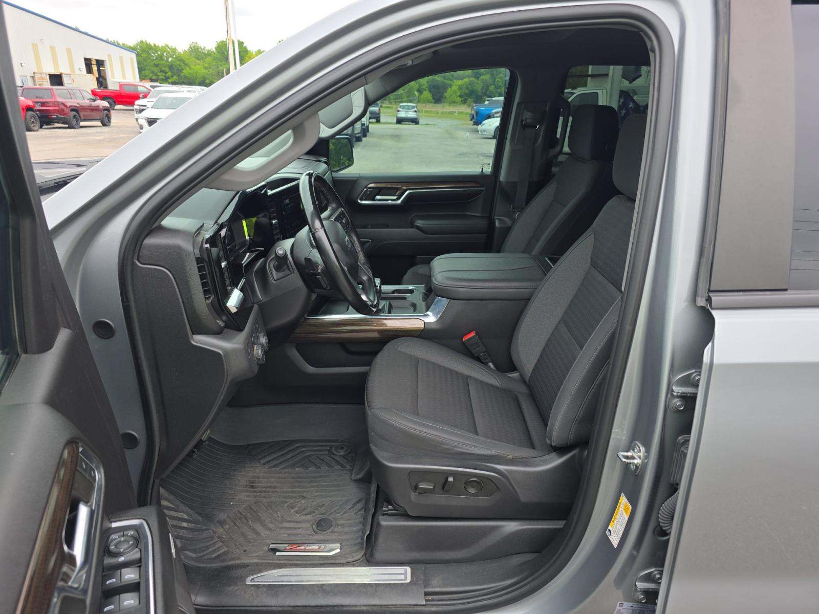 CHEVROLET SILVERADO - 2