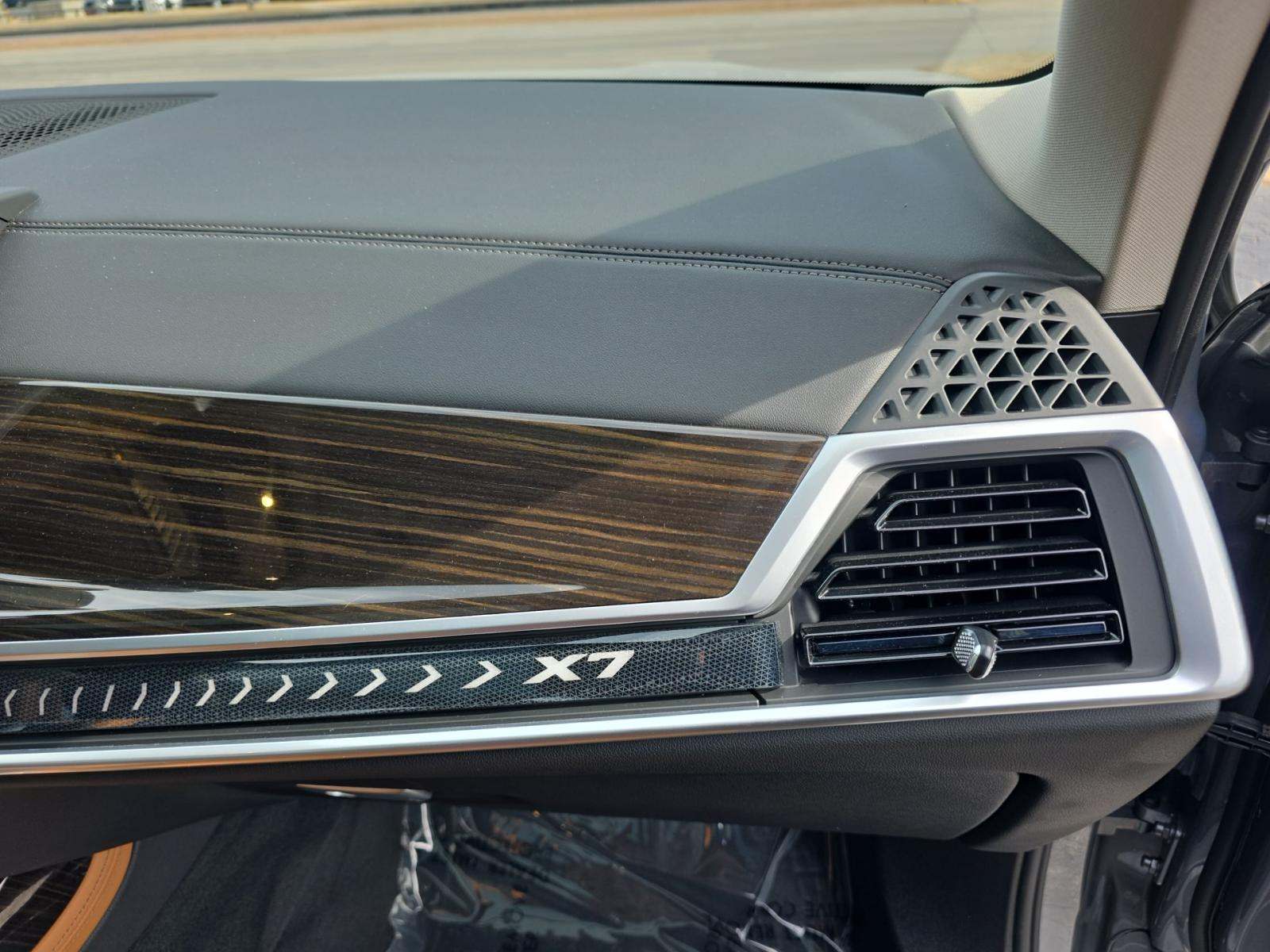 2023 BMW X7 xDrive40i AWD