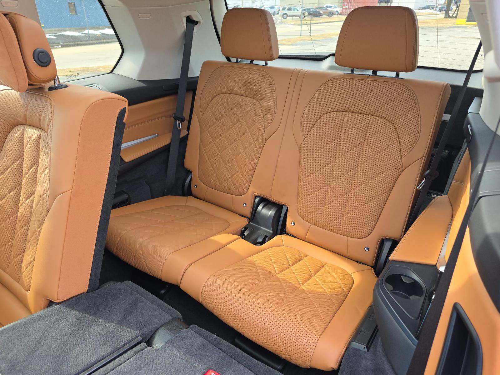 2023 BMW X7 xDrive40i AWD