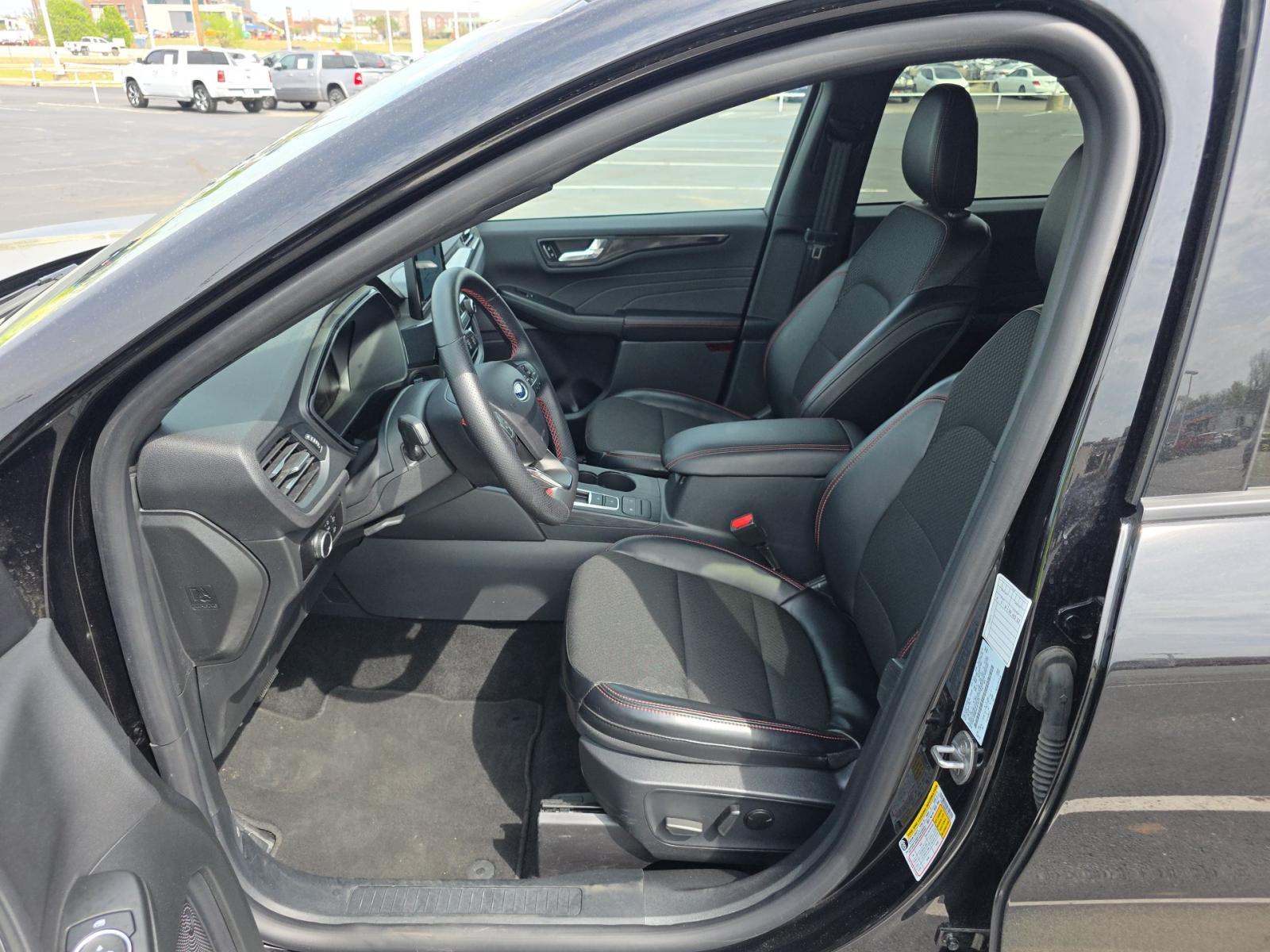 2025 Ford Escape ST-Line AWD