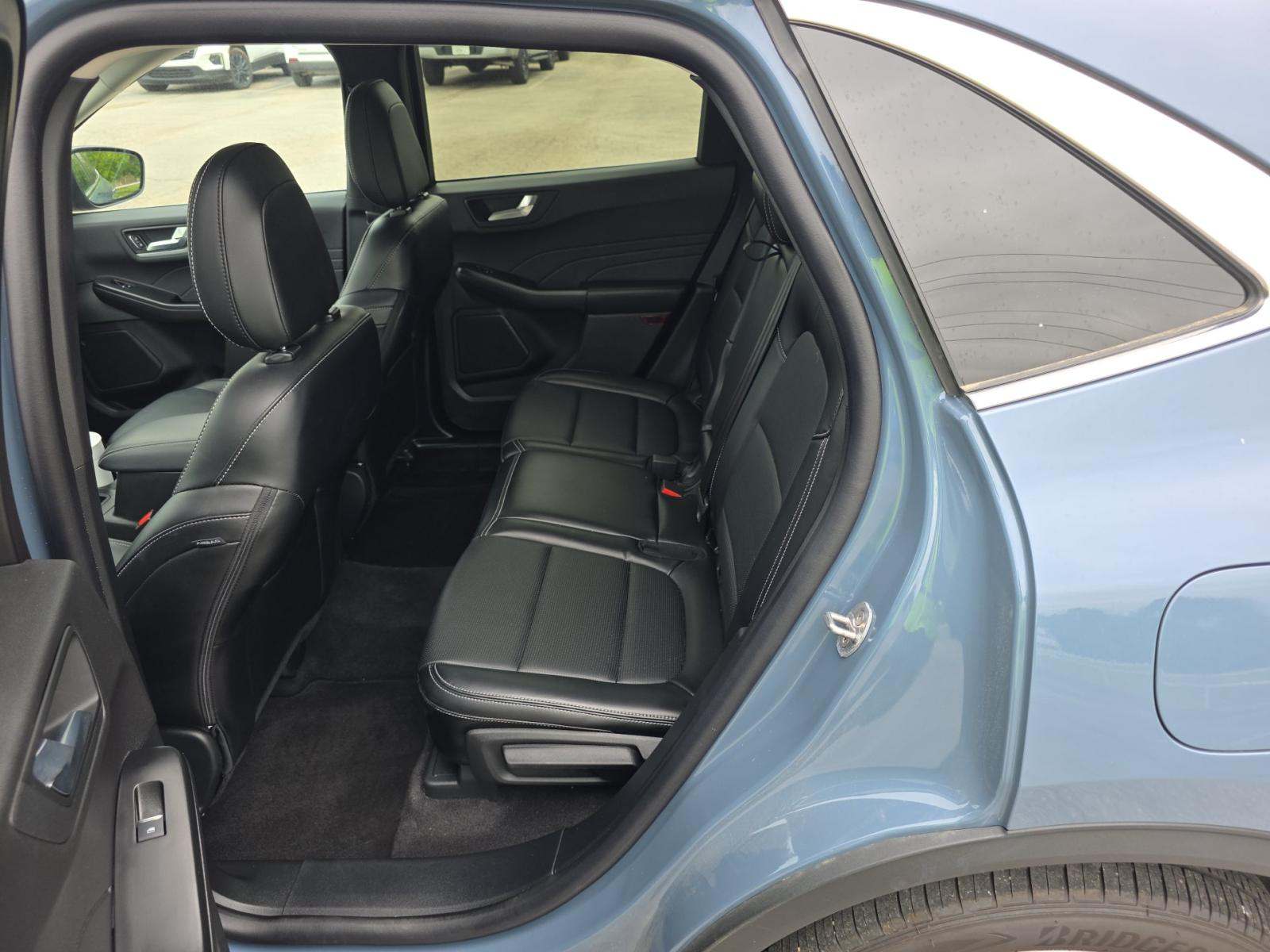 FORD ESCAPE - 9