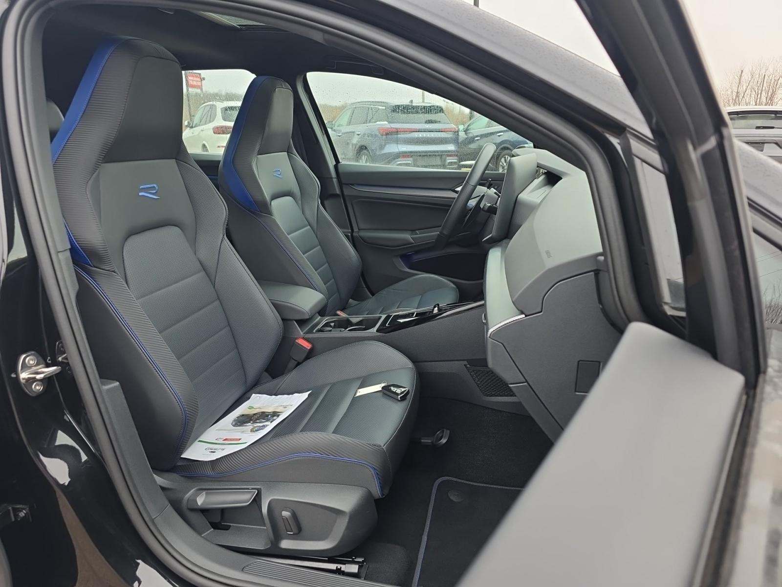 2025 Volkswagen Golf Base AWD