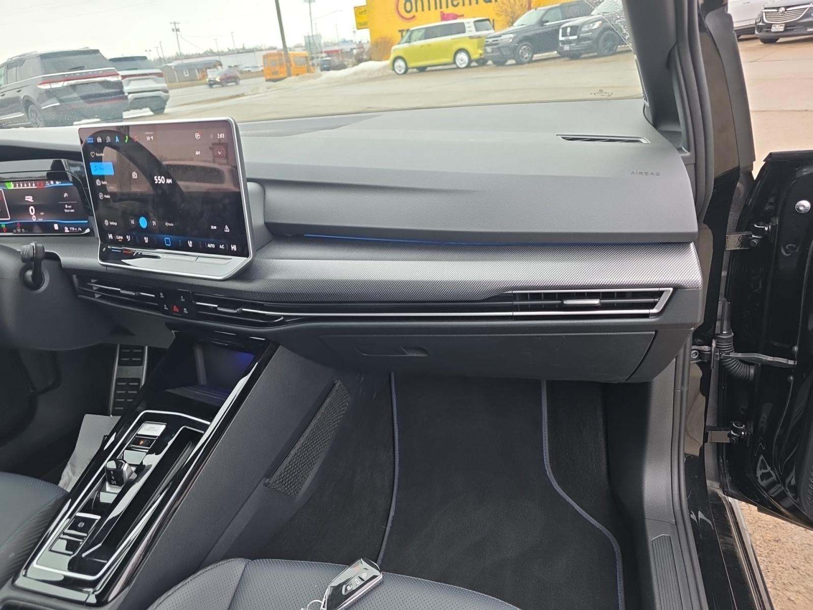 2025 Volkswagen Golf Base AWD