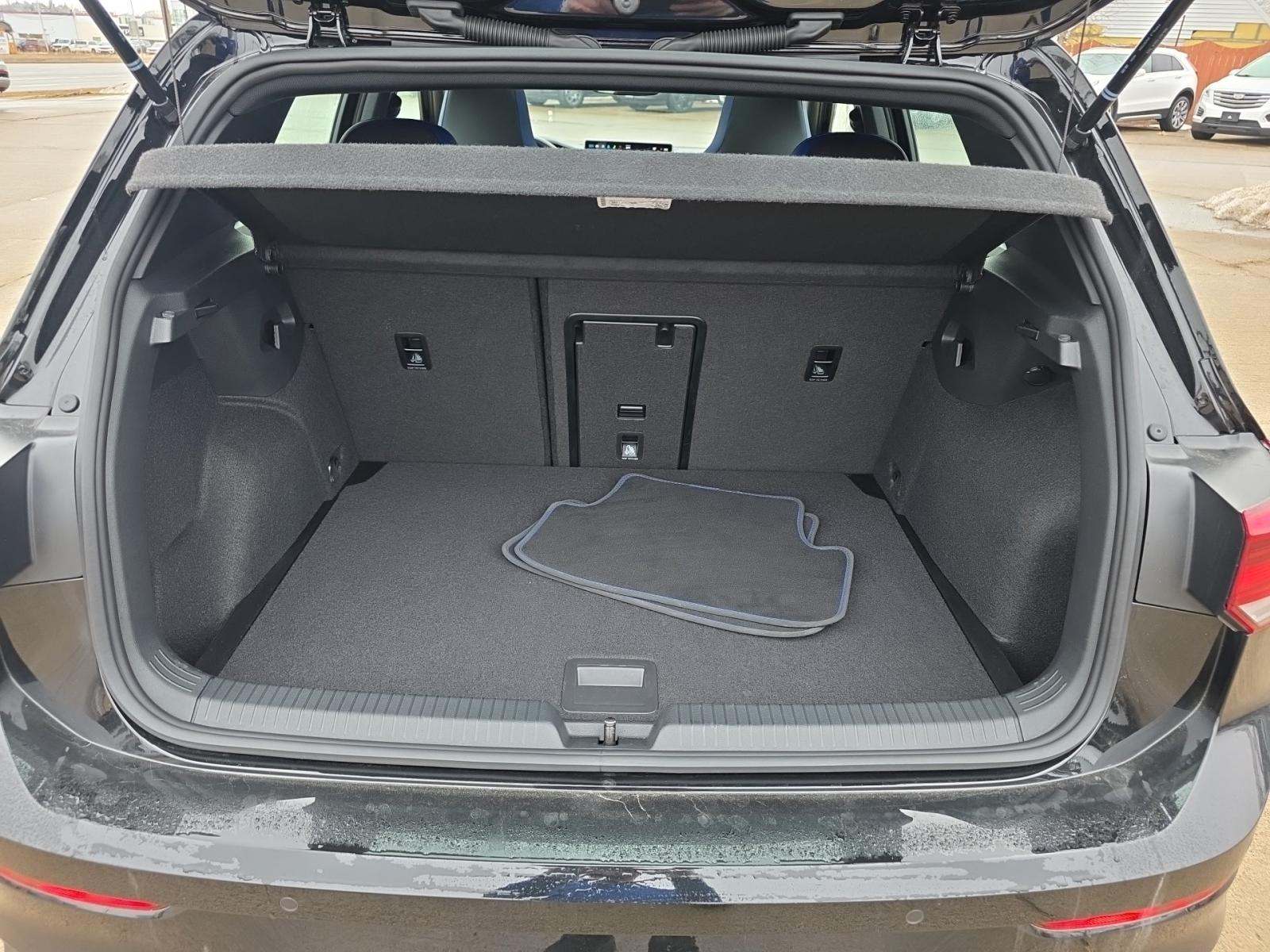 2025 Volkswagen Golf Base AWD