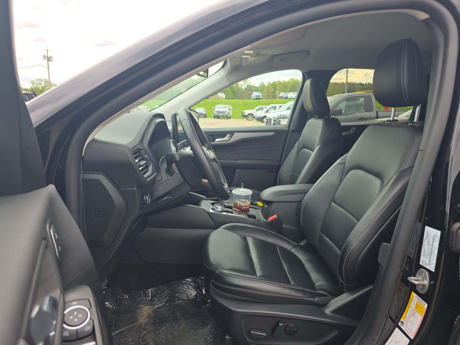 FORD ESCAPE - 2