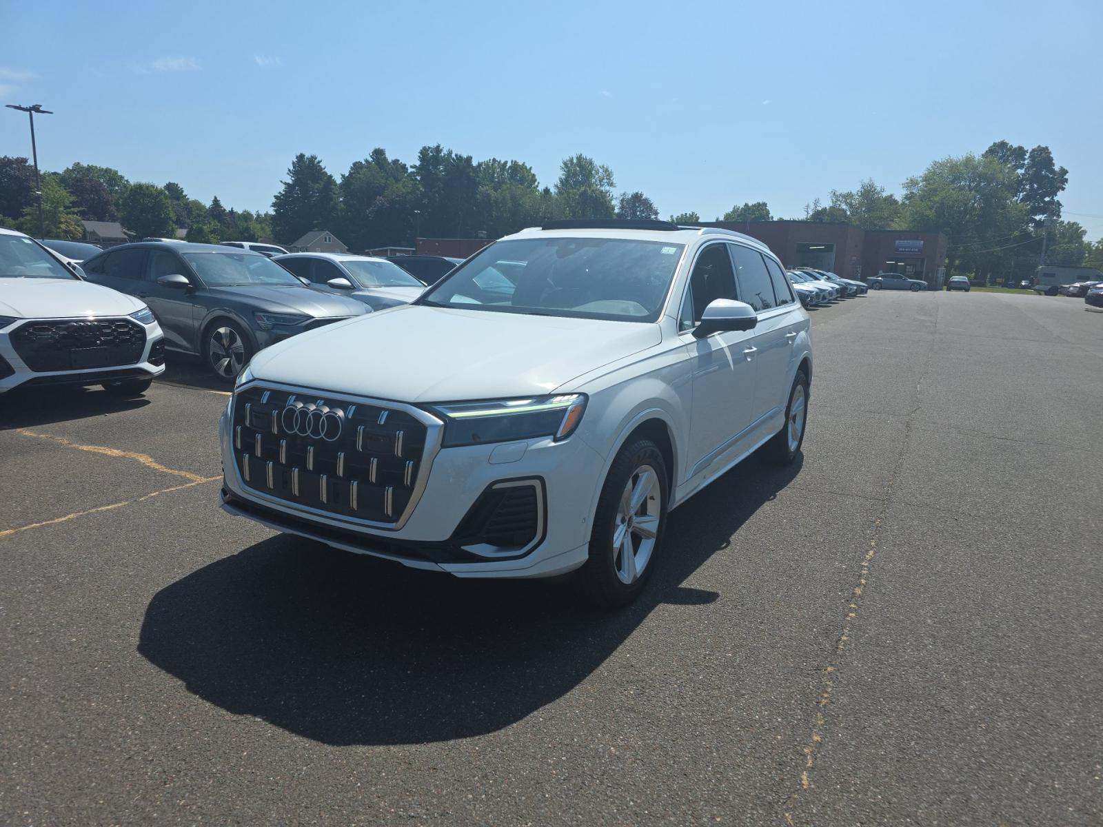 2025 Audi Q7 Premium 45 TFSI