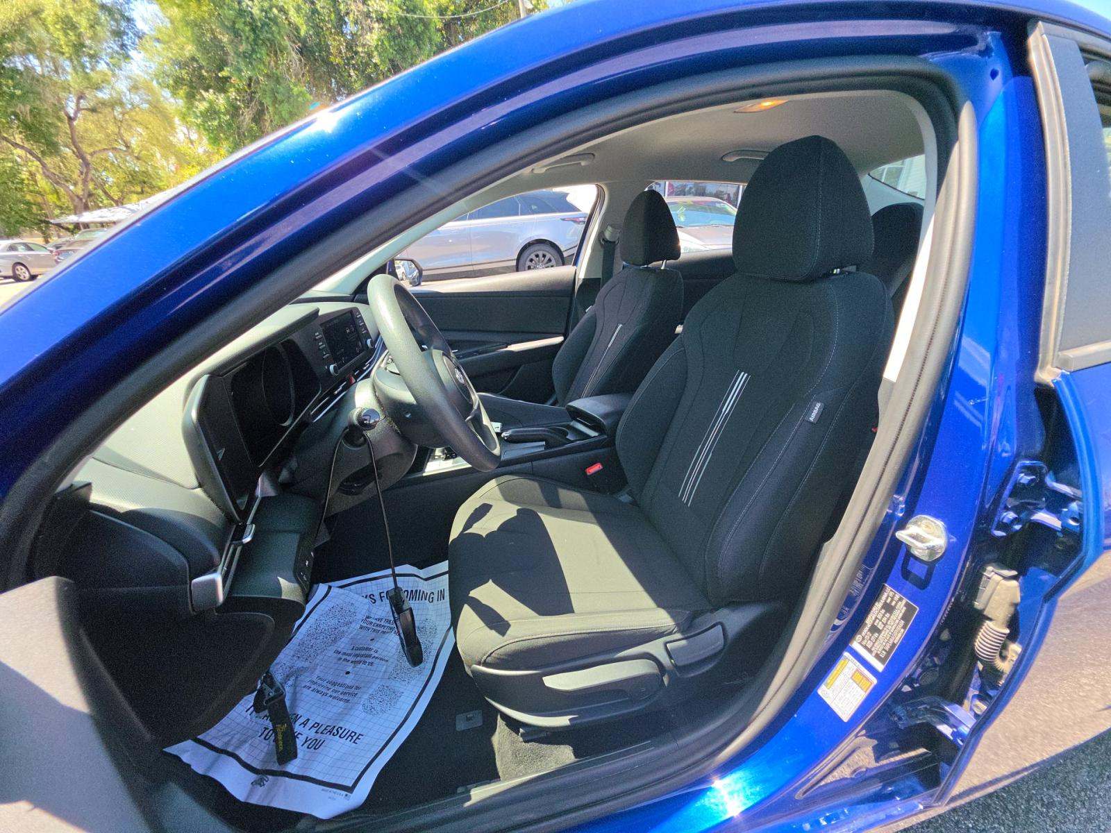 2023 Hyundai Elantra SEL FWD