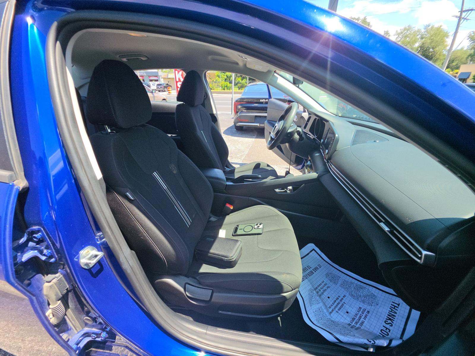 2023 Hyundai Elantra SEL FWD
