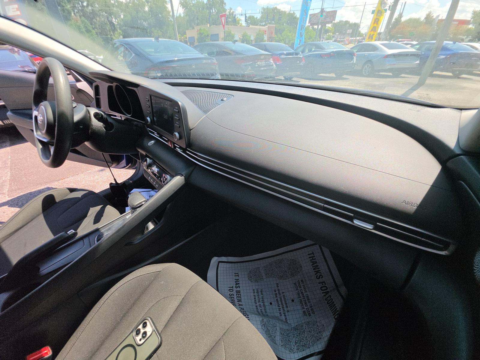 2023 Hyundai Elantra SEL FWD