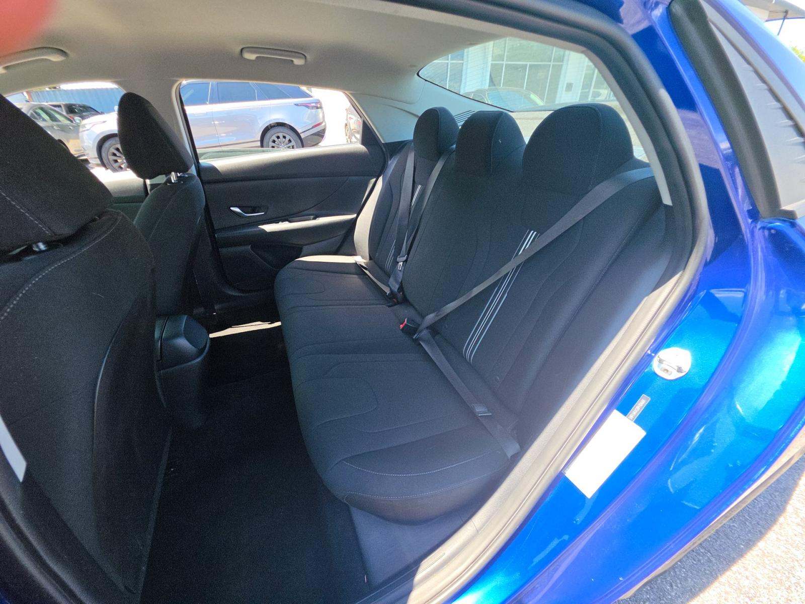 2023 Hyundai Elantra SEL FWD