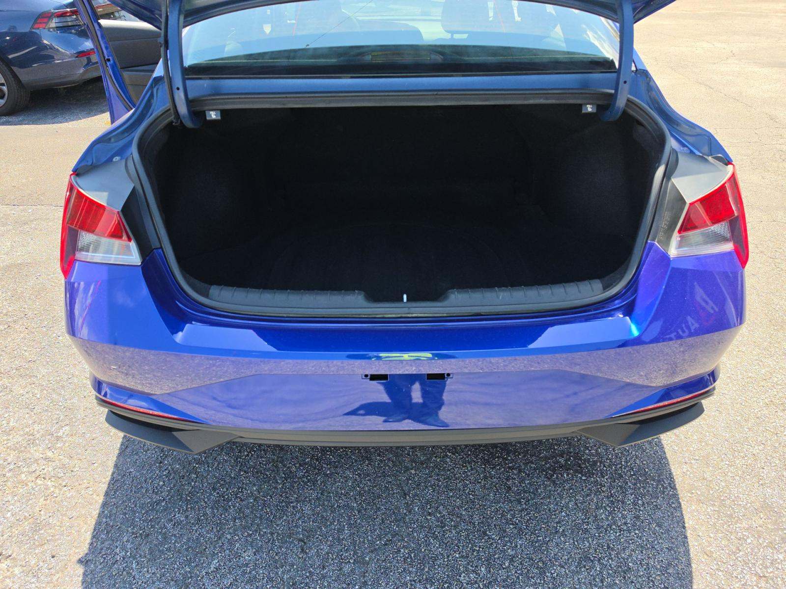 2023 Hyundai Elantra SEL FWD