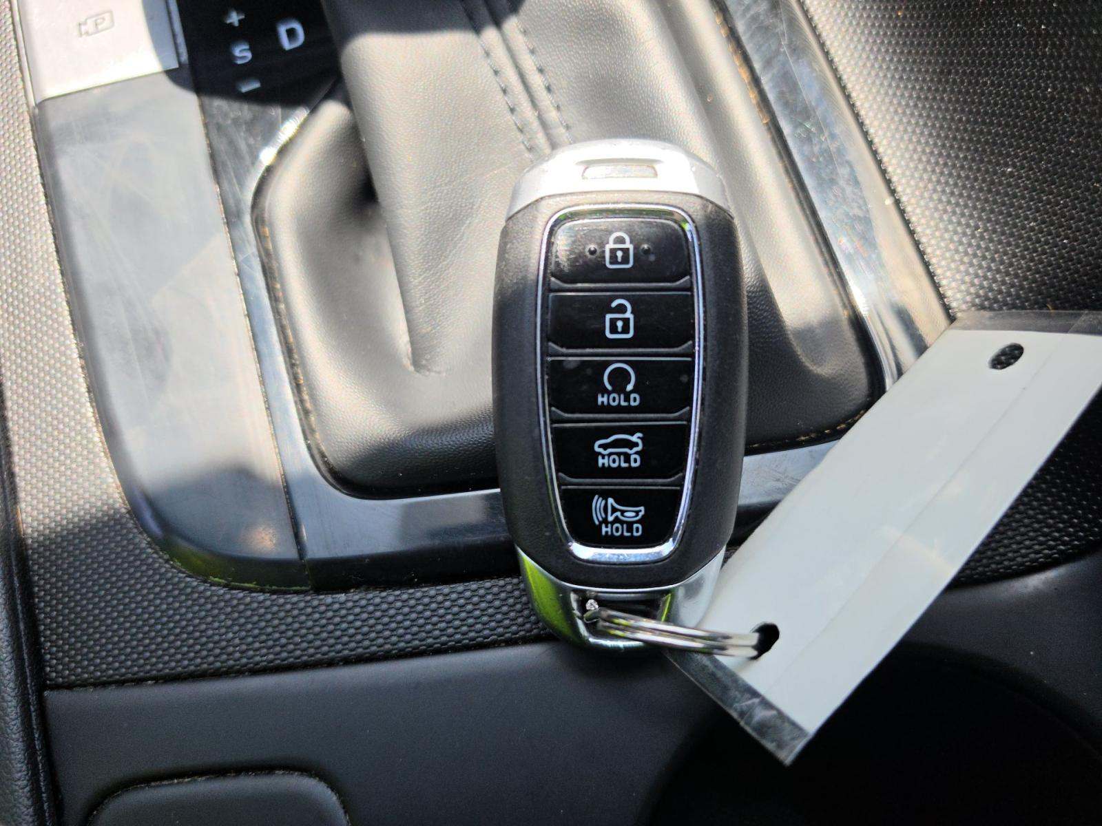 2023 Hyundai Elantra SEL FWD
