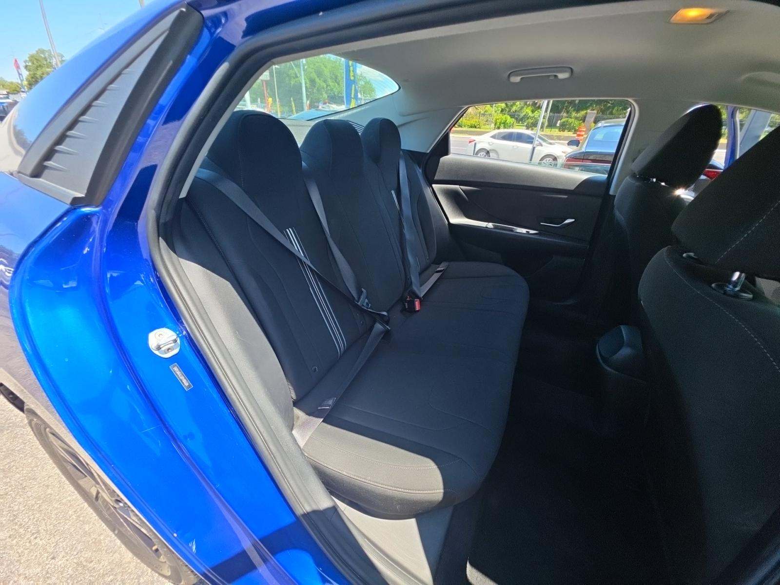 2023 Hyundai Elantra SEL FWD