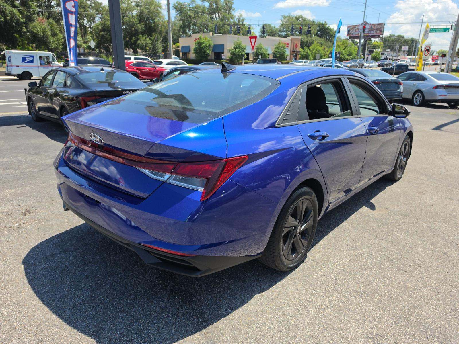 2023 Hyundai Elantra SEL FWD