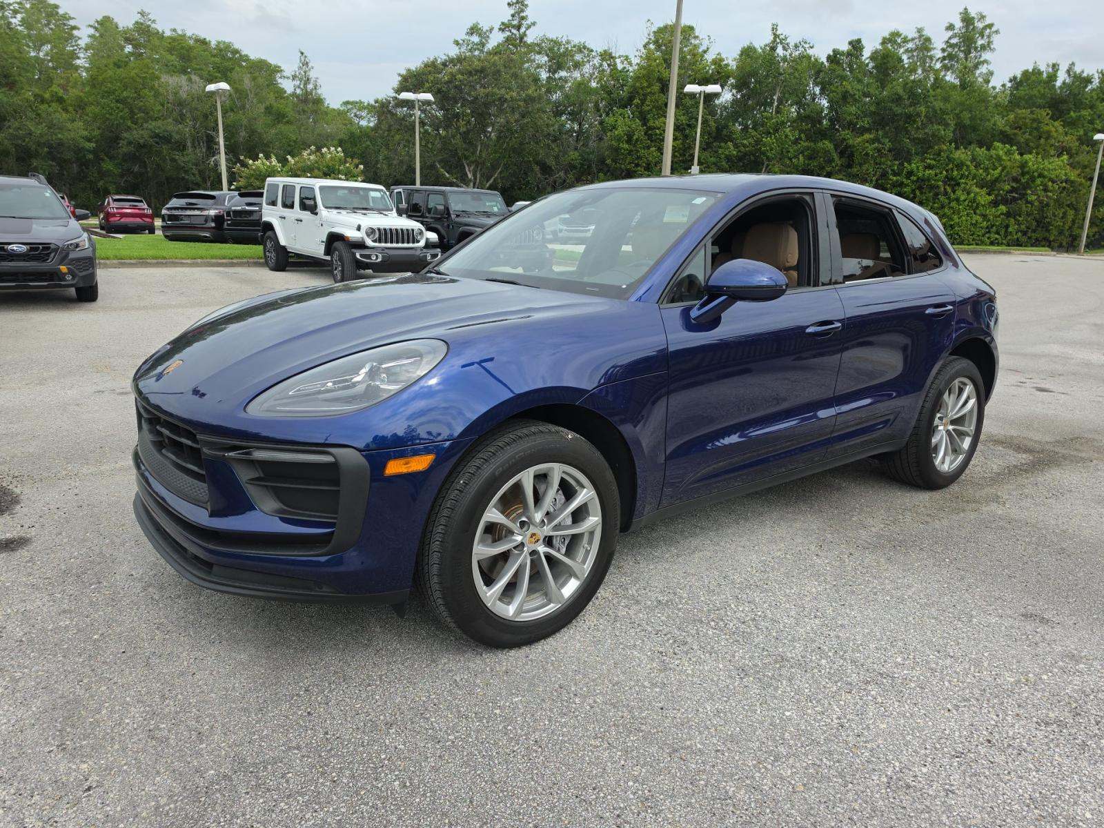 2024 Porsche Macan Base AWD