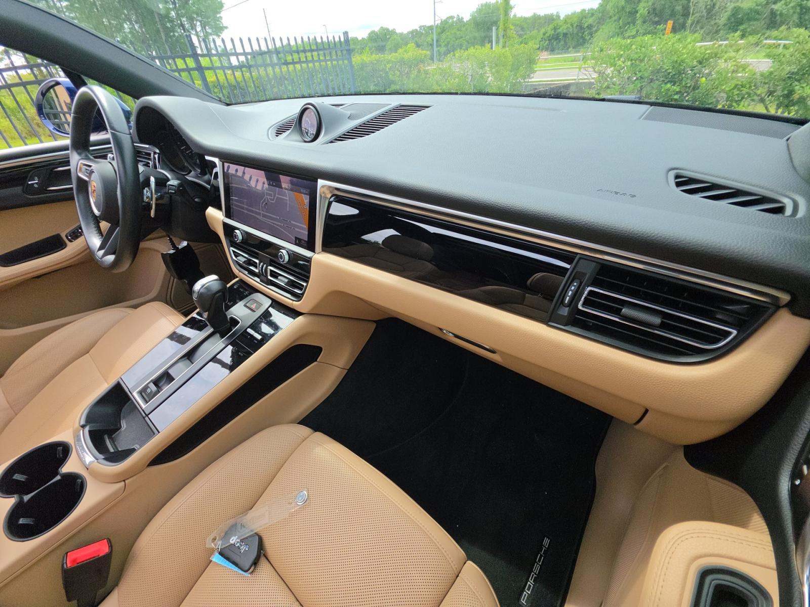 2024 Porsche Macan Base AWD