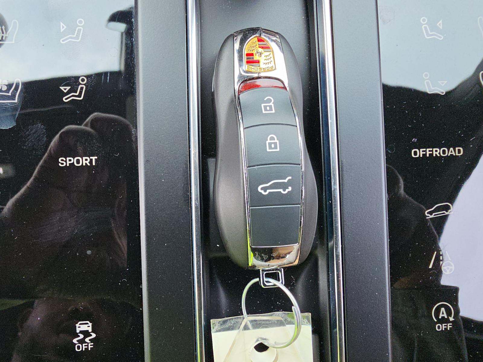 2024 Porsche Macan Base AWD