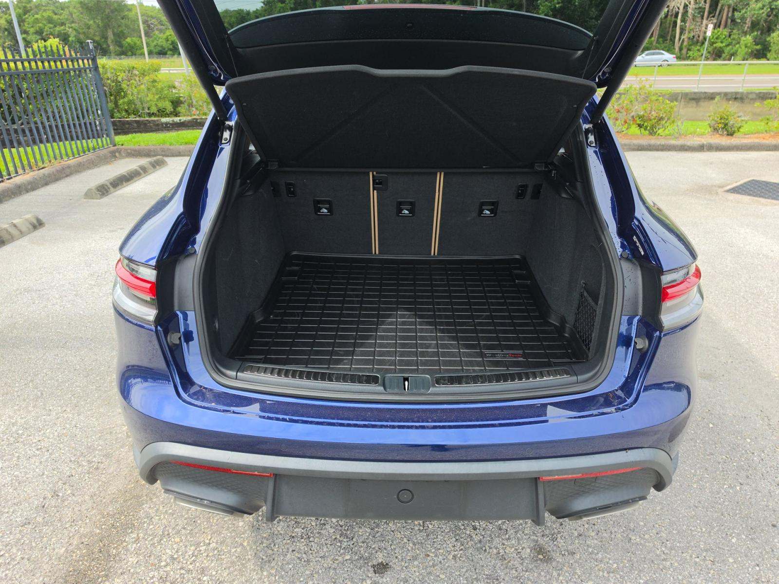 2024 Porsche Macan Base AWD