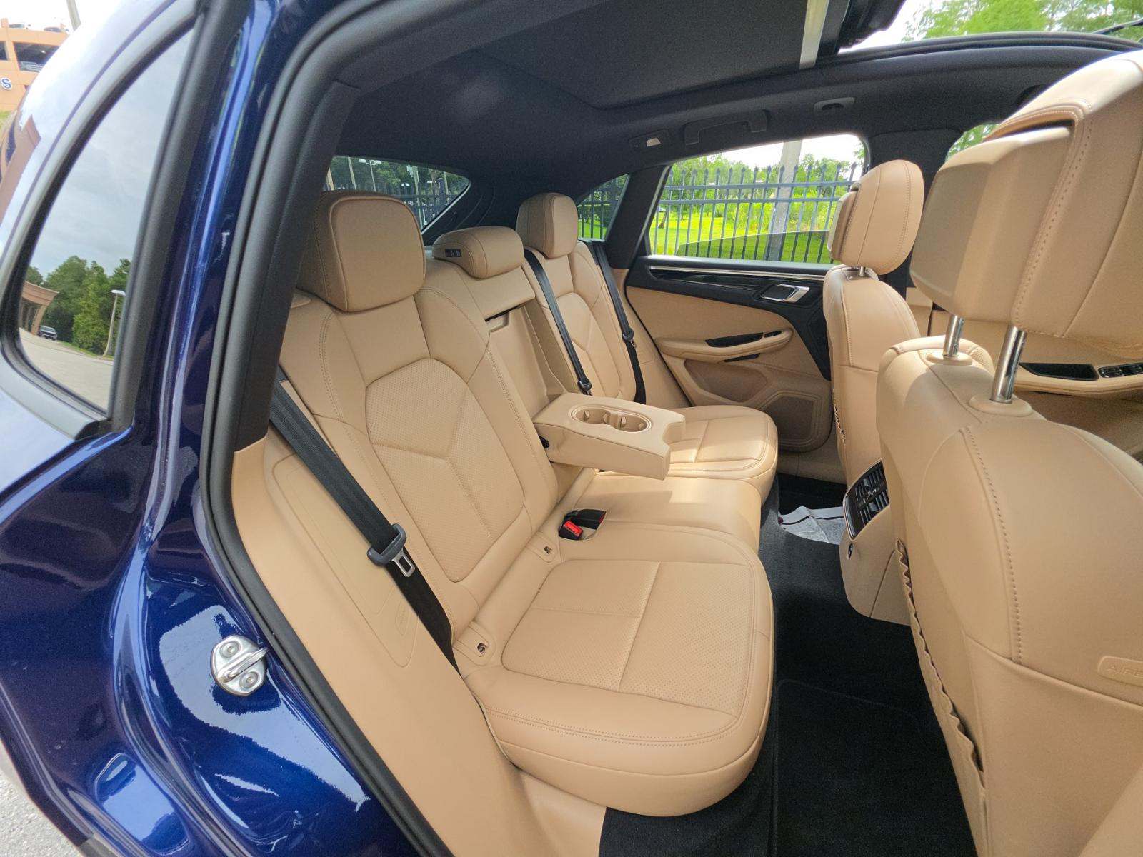 2024 Porsche Macan Base AWD