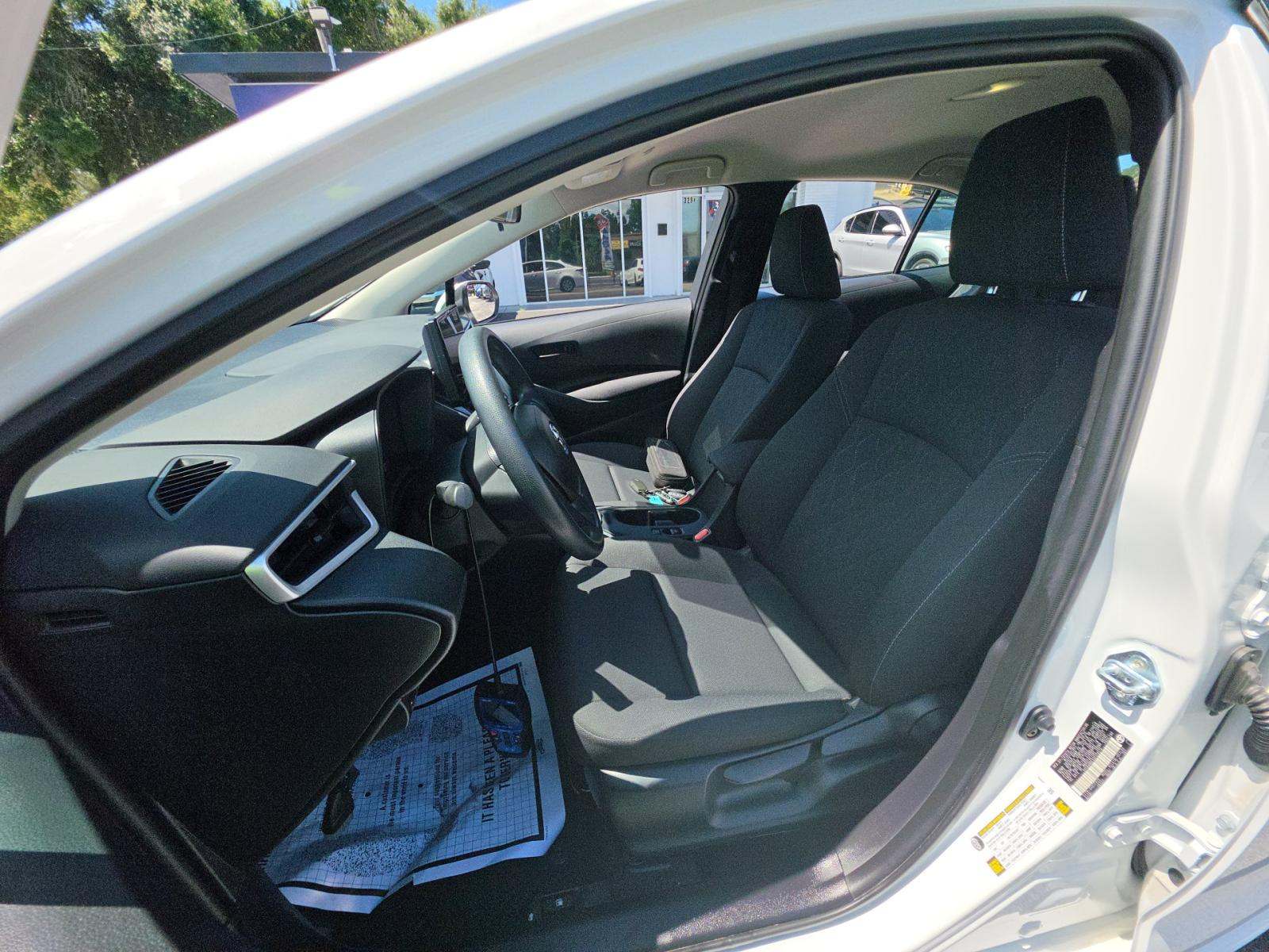 2025 Toyota Corolla LE FWD