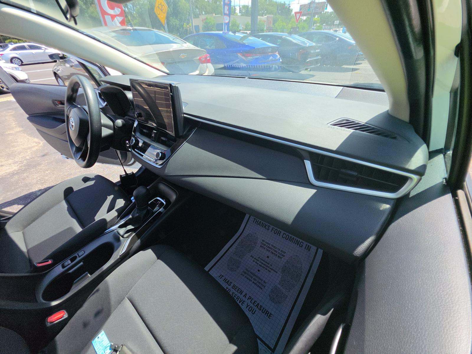 2025 Toyota Corolla LE FWD