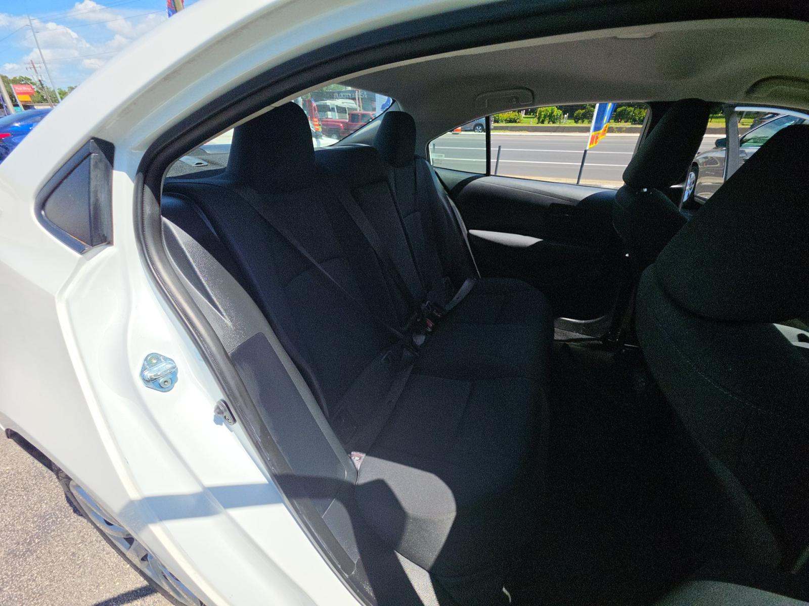 2025 Toyota Corolla LE FWD