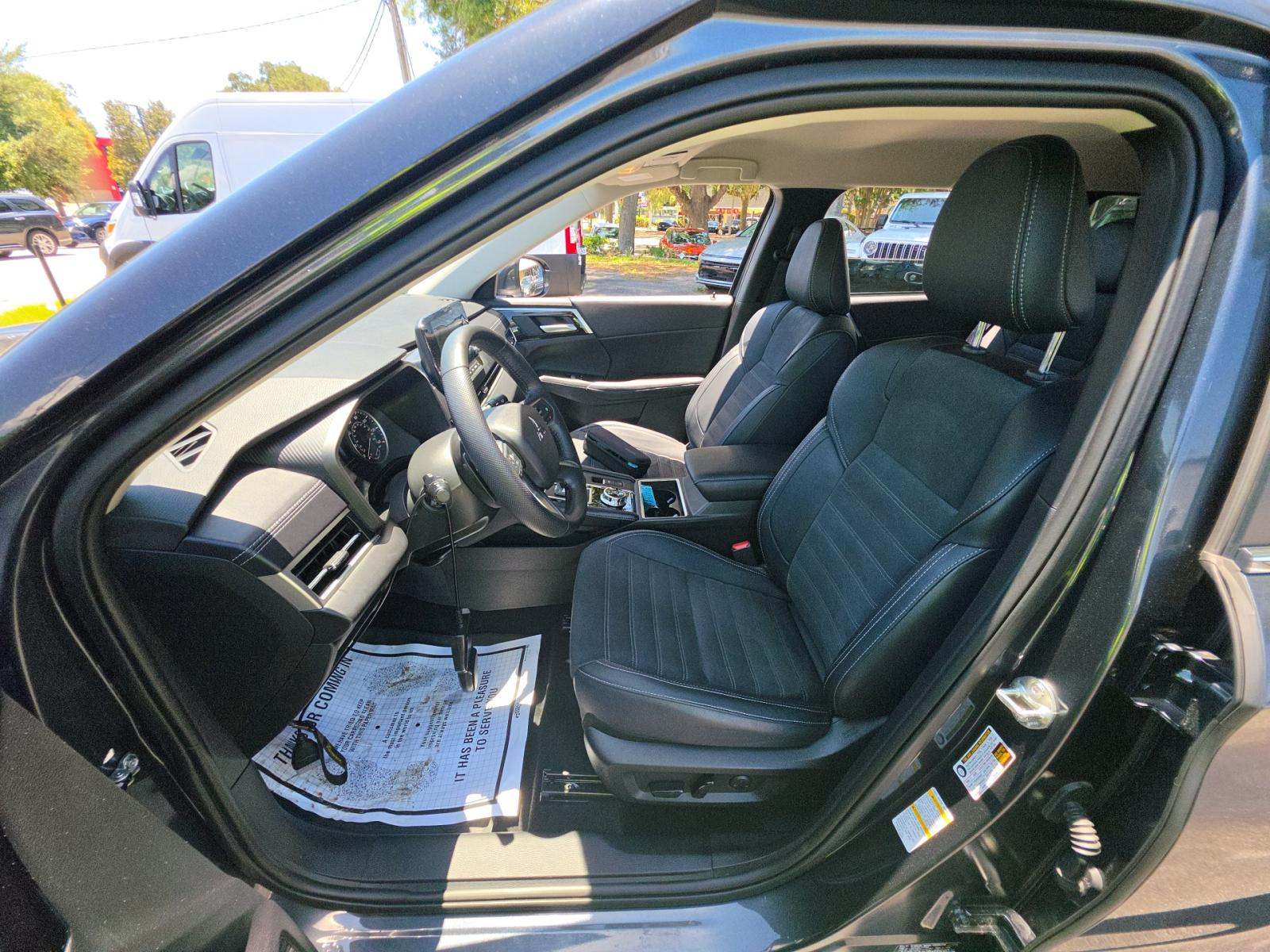 2024 Mitsubishi Outlander SE FWD