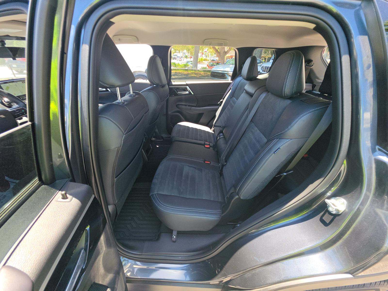 2024 Mitsubishi Outlander SE FWD