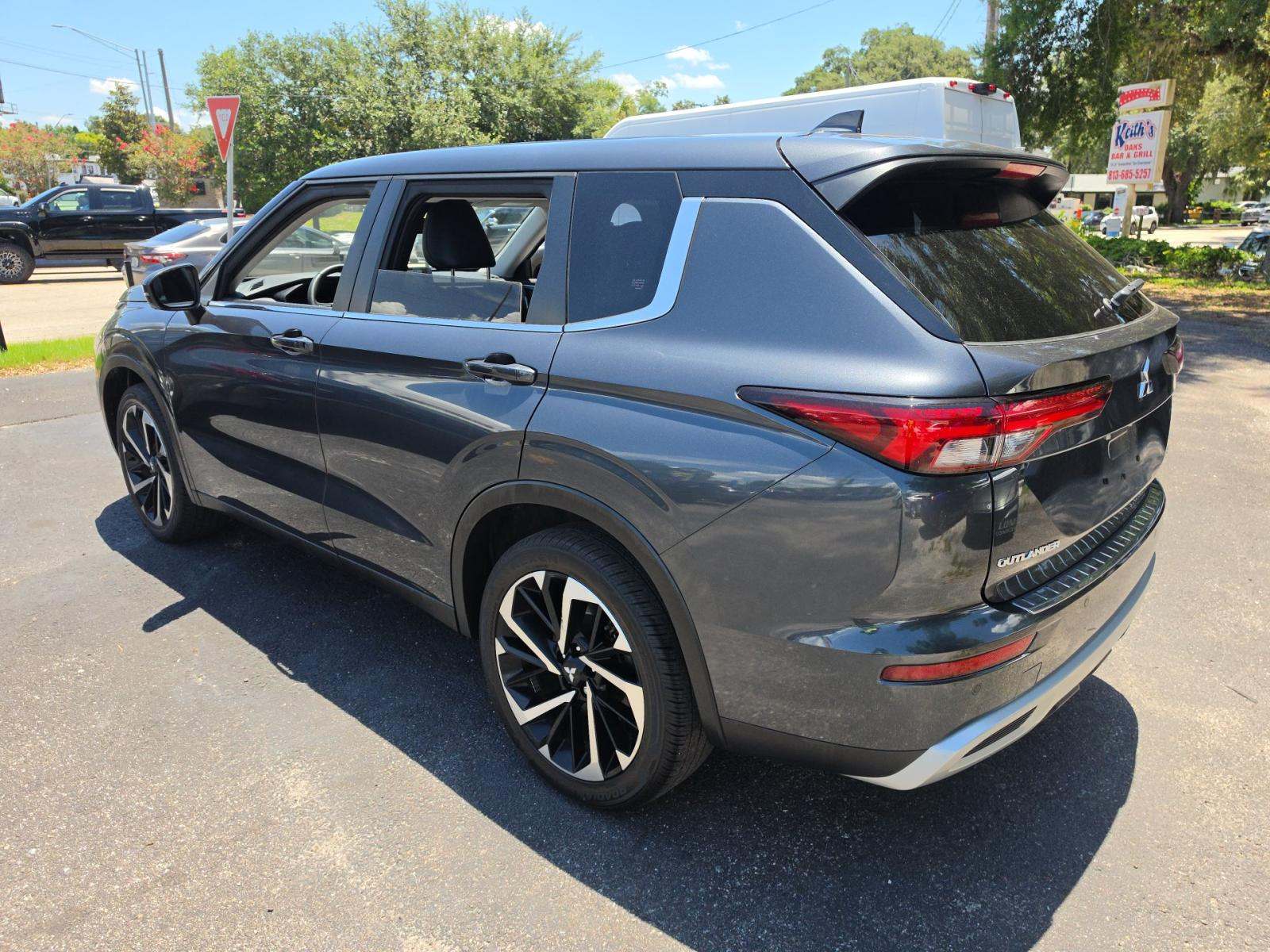 2024 Mitsubishi Outlander SE FWD