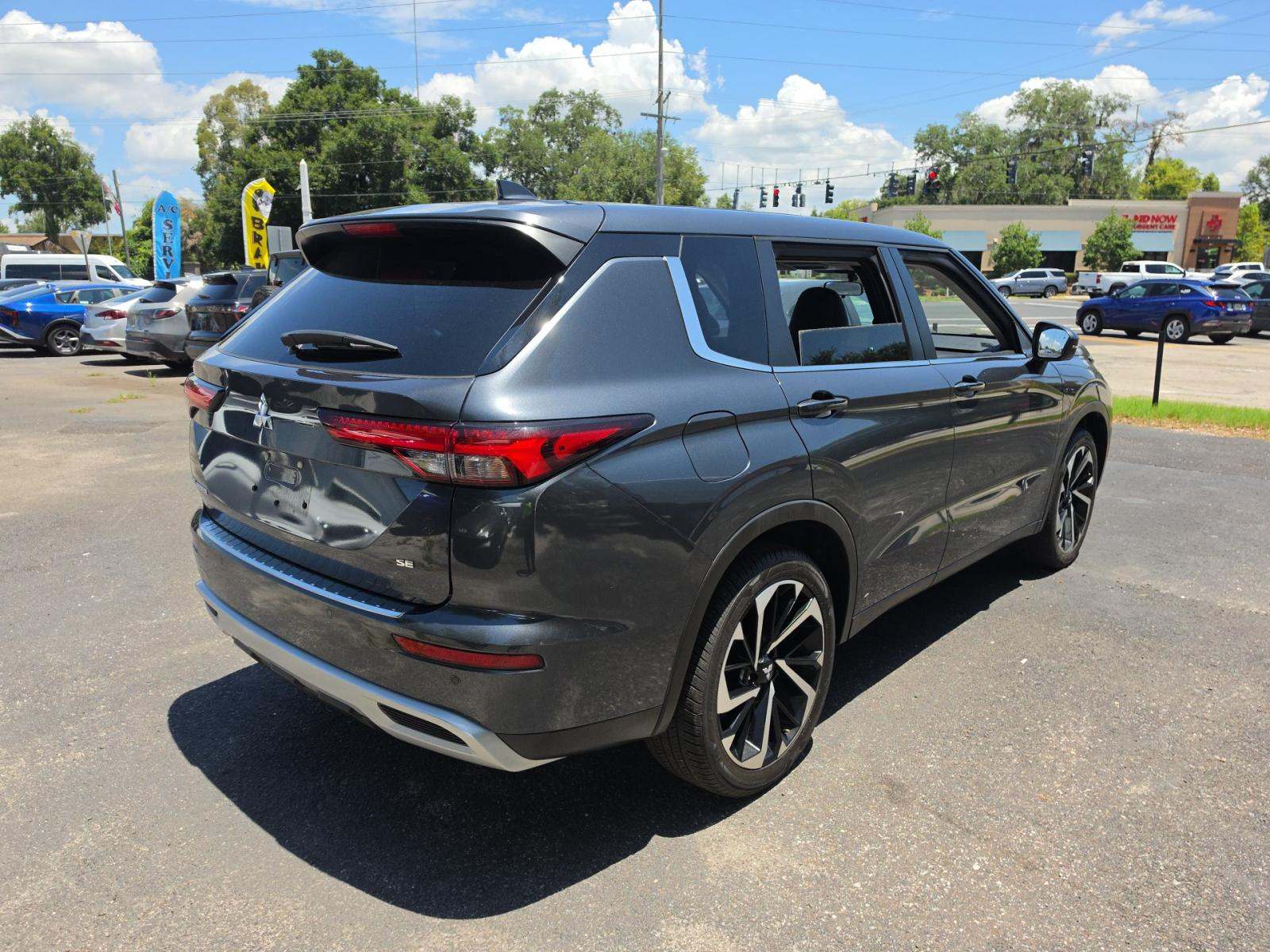 2024 Mitsubishi Outlander SE FWD