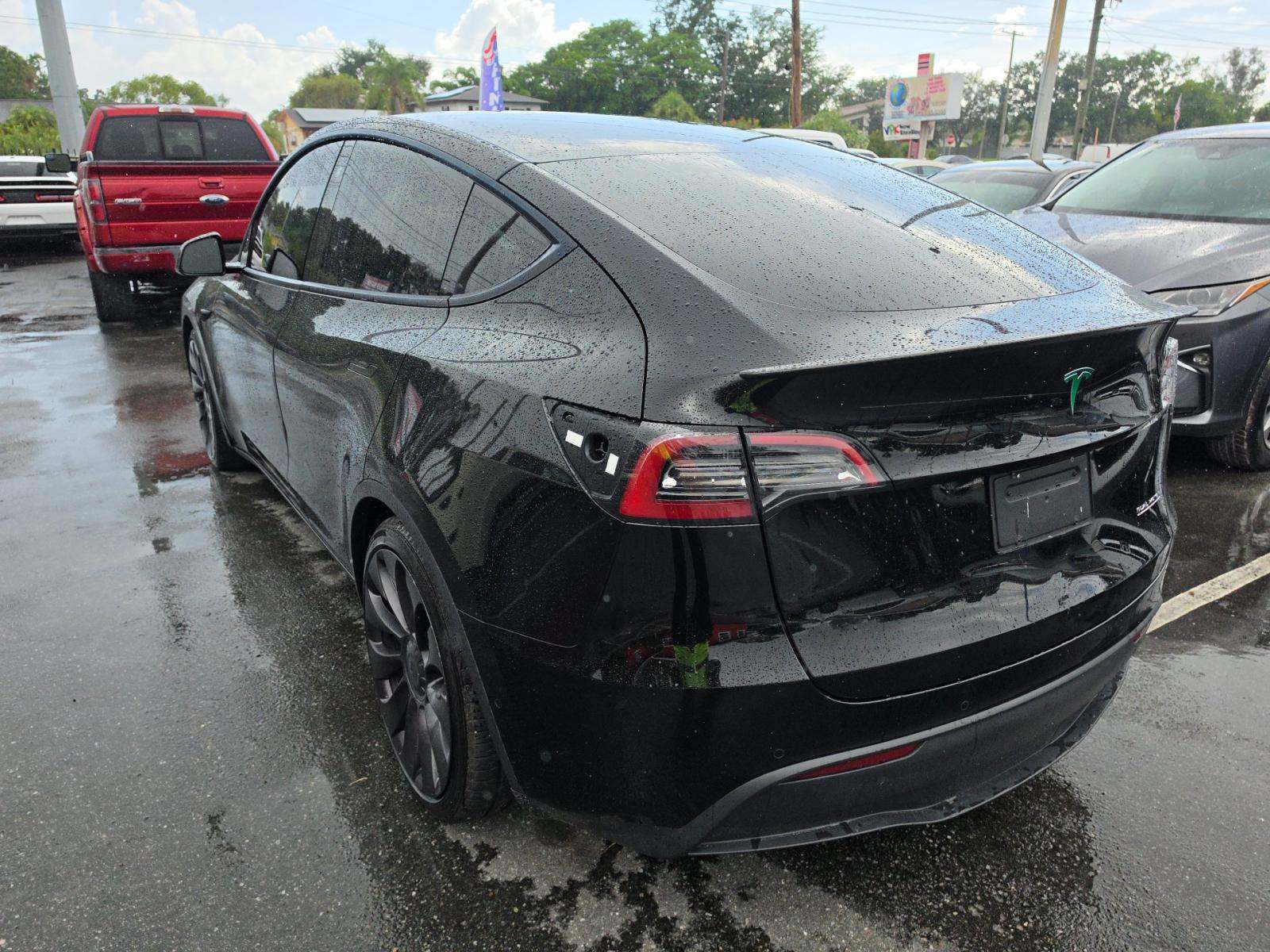 TESLA MODEL Y - 2