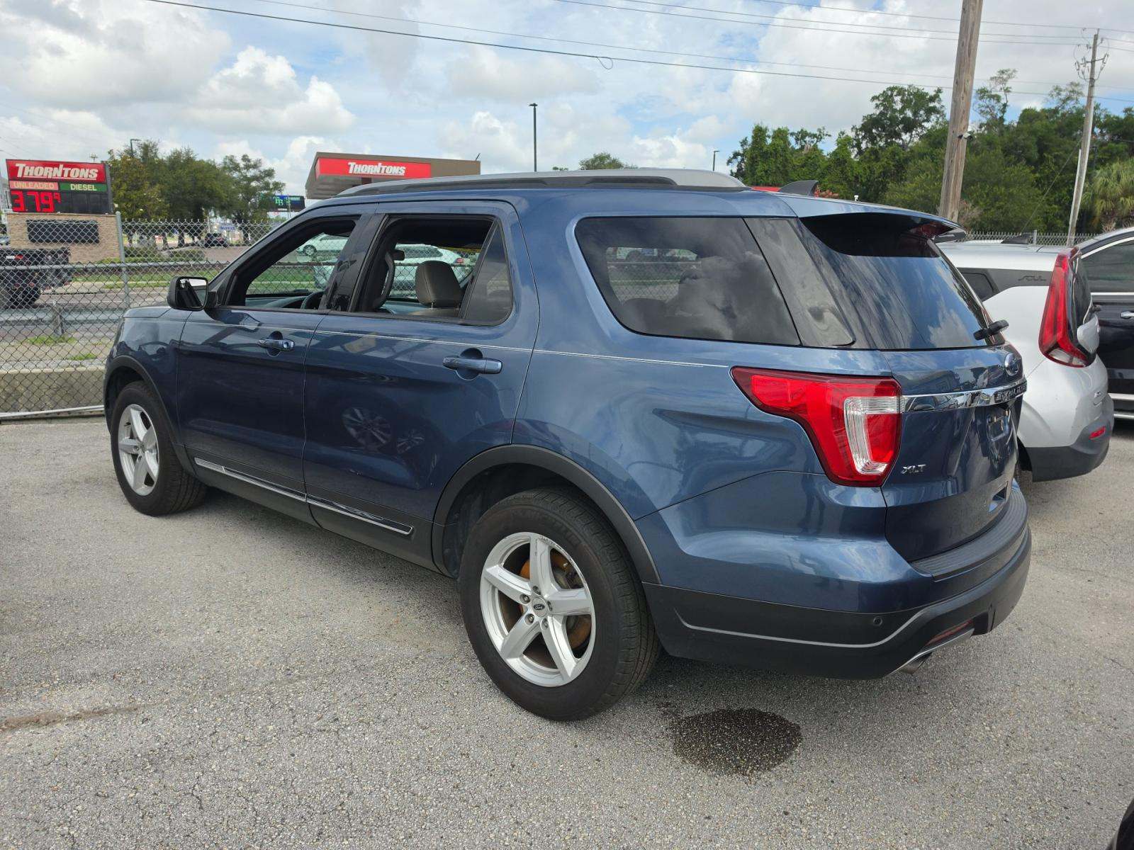 FORD EXPLORER - 2