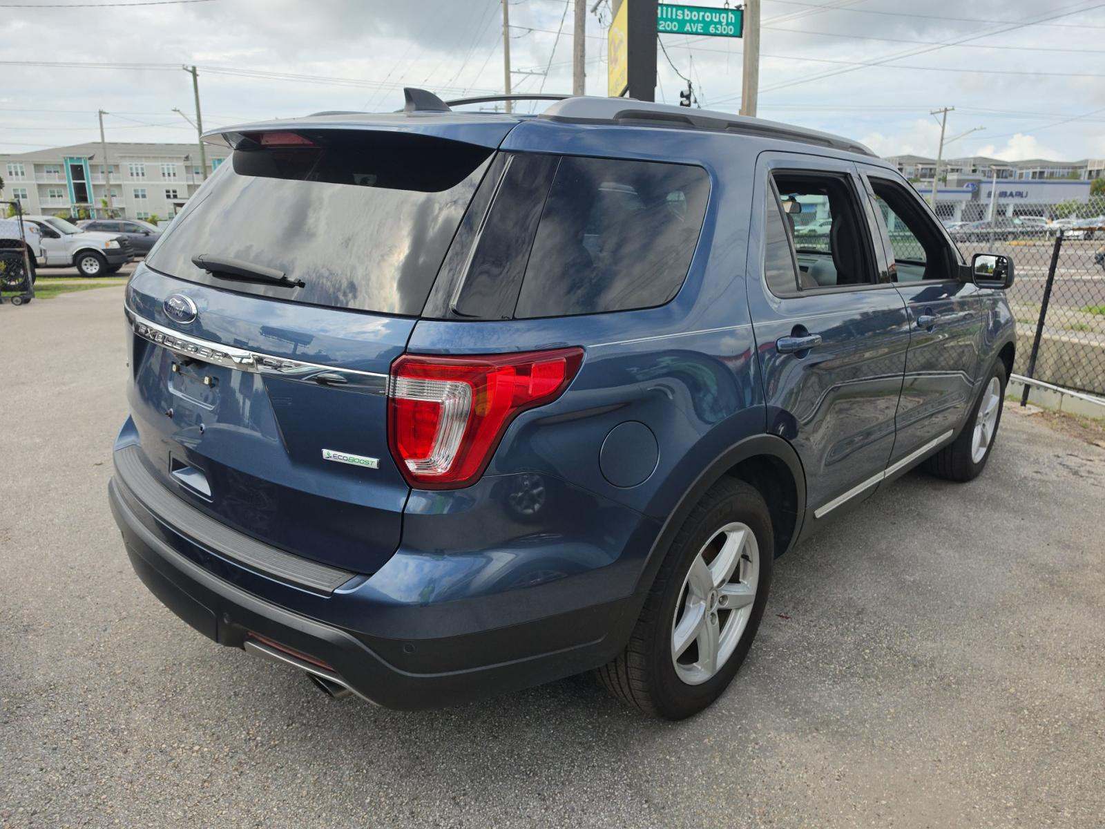 FORD EXPLORER - 3