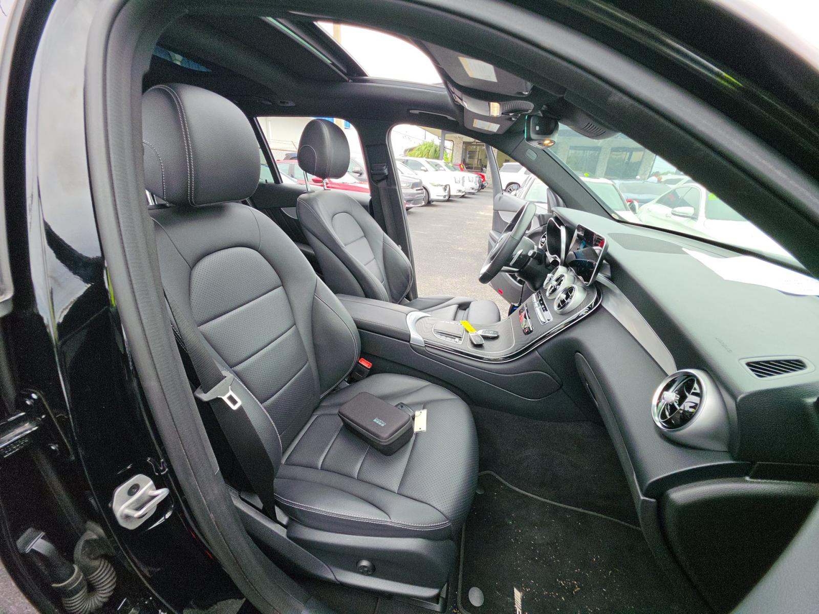 2022 Mercedes-Benz GLC GLC 300 AWD