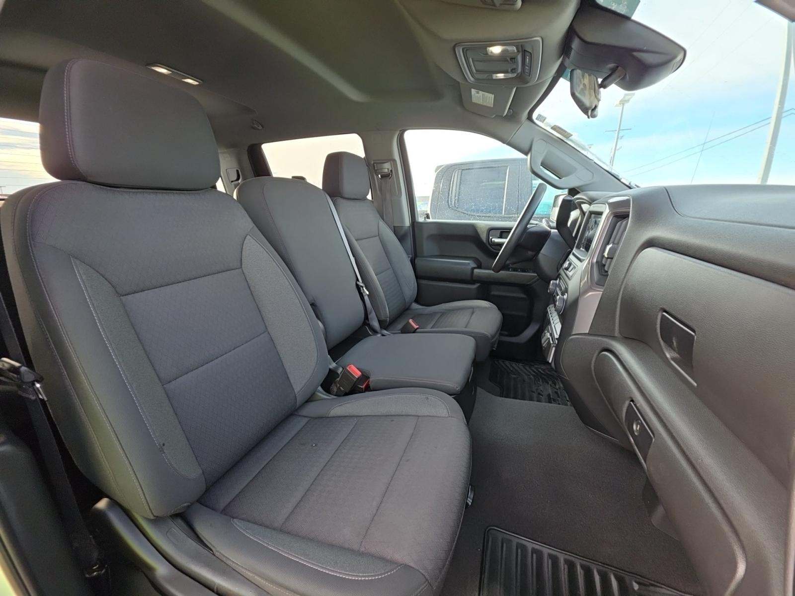 2022 Chevrolet Silverado 1500 Custom AWD