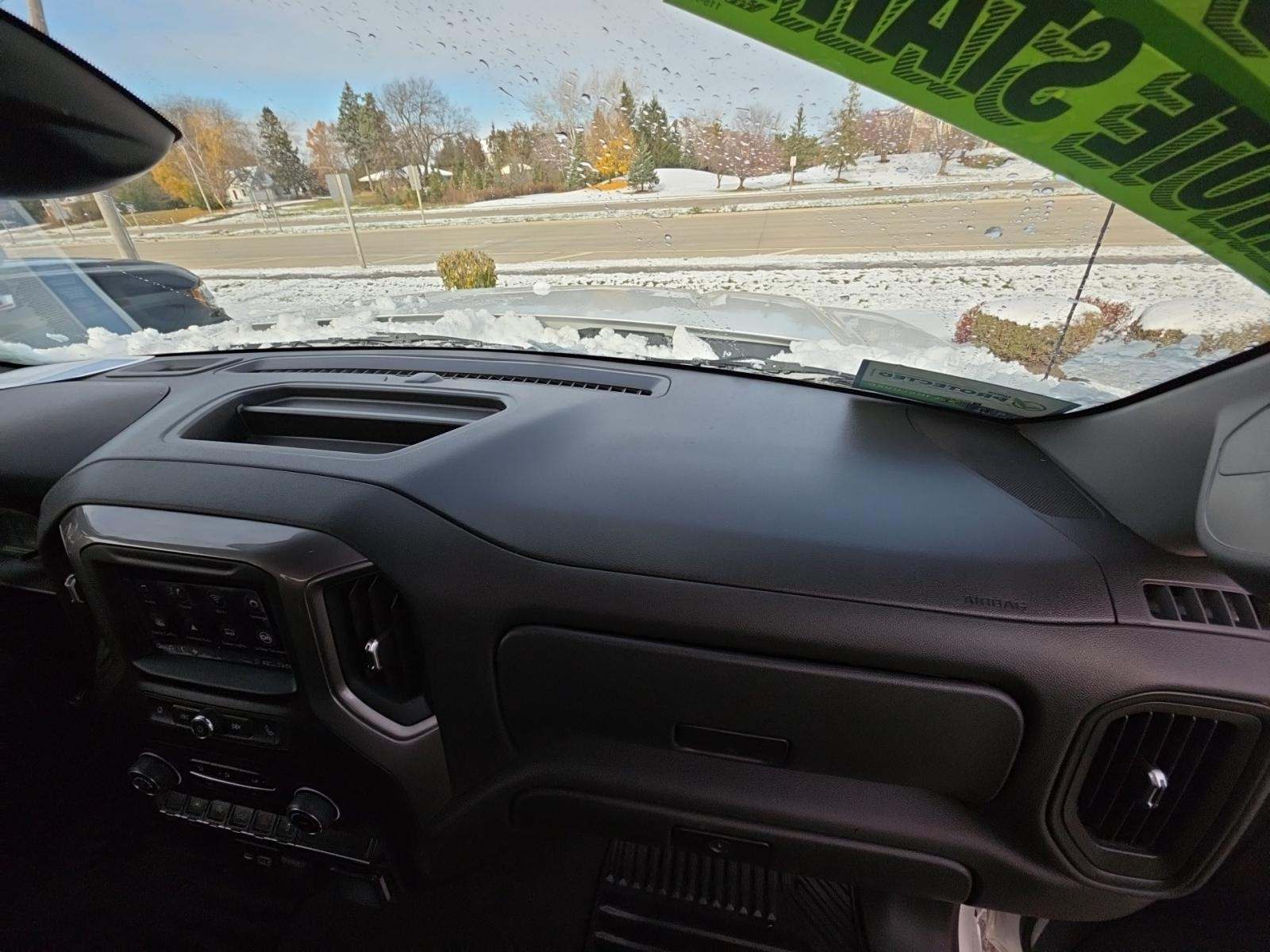 2022 Chevrolet Silverado 1500 Custom AWD