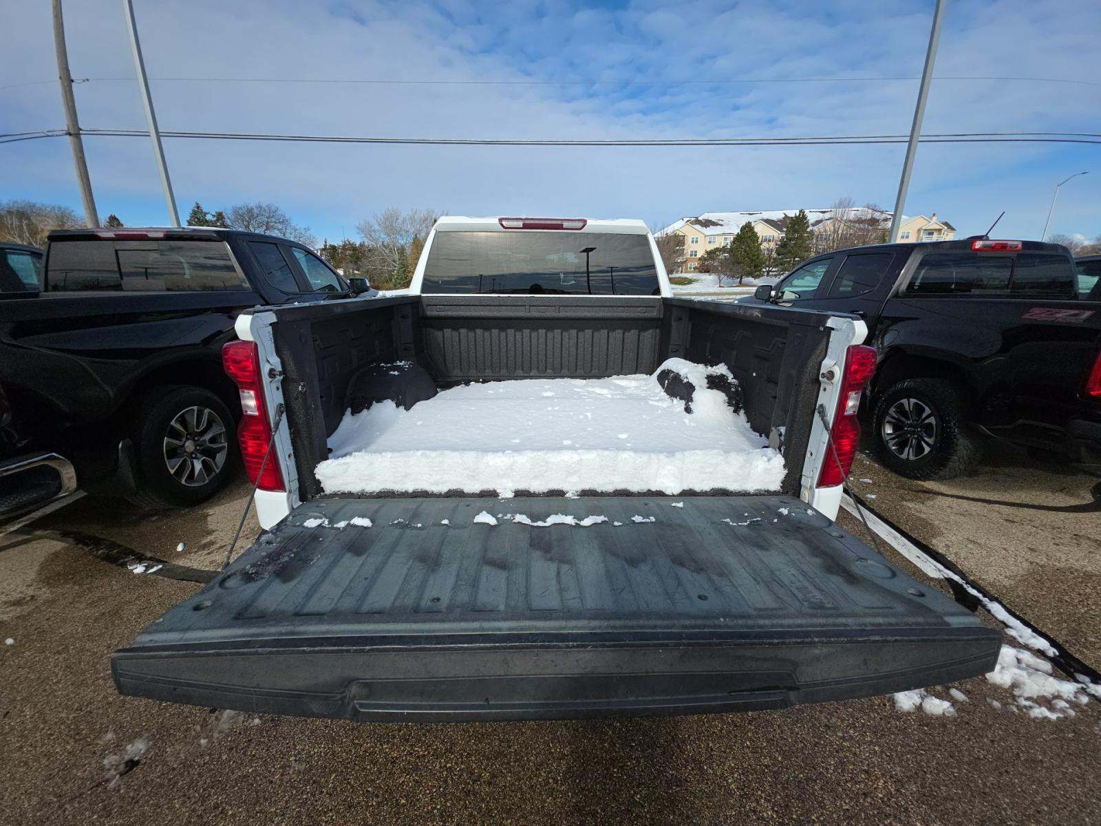 2022 Chevrolet Silverado 1500 Custom AWD