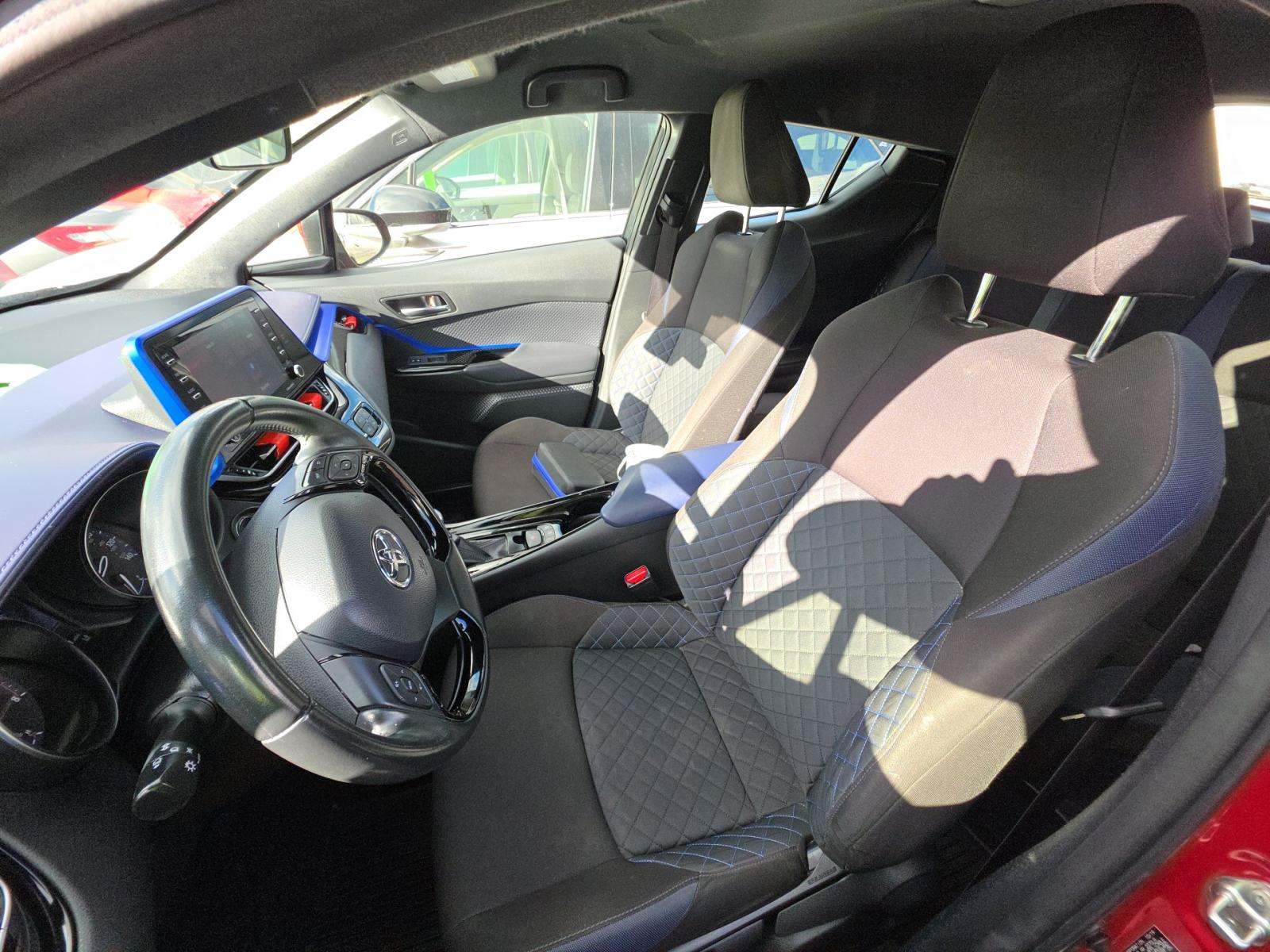 2020 Toyota C-HR XLE FWD