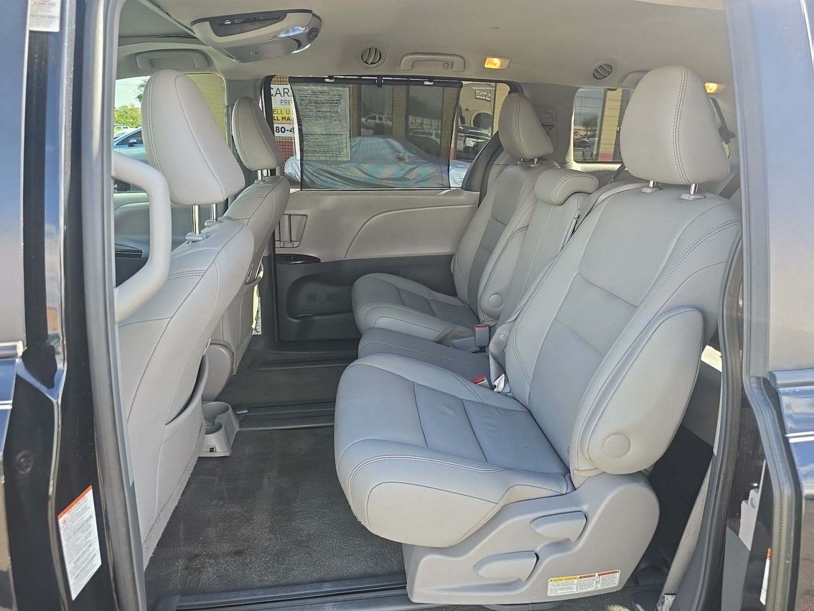 2017 Toyota Sienna XLE FWD