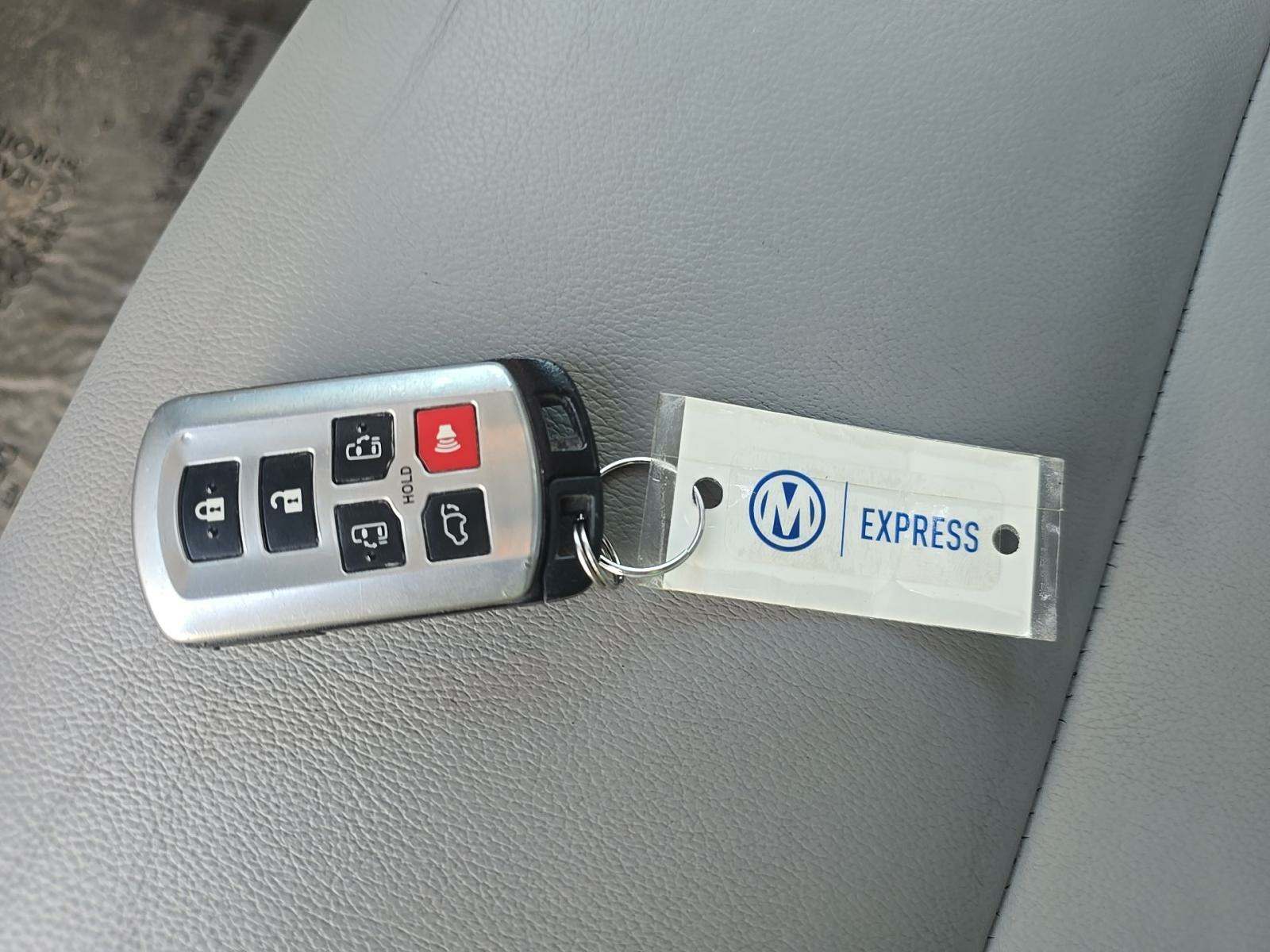 2017 Toyota Sienna XLE FWD