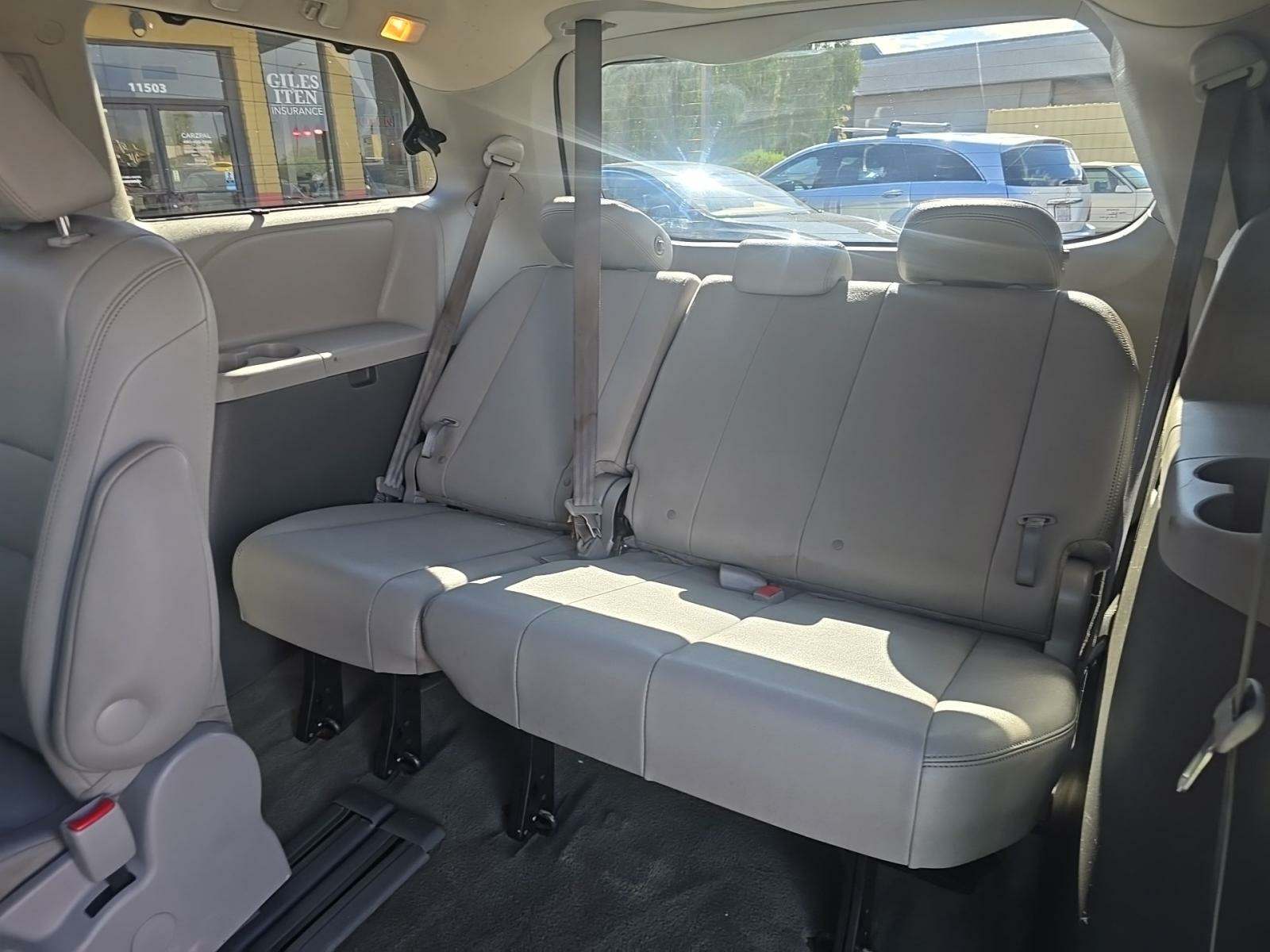 2017 Toyota Sienna XLE FWD